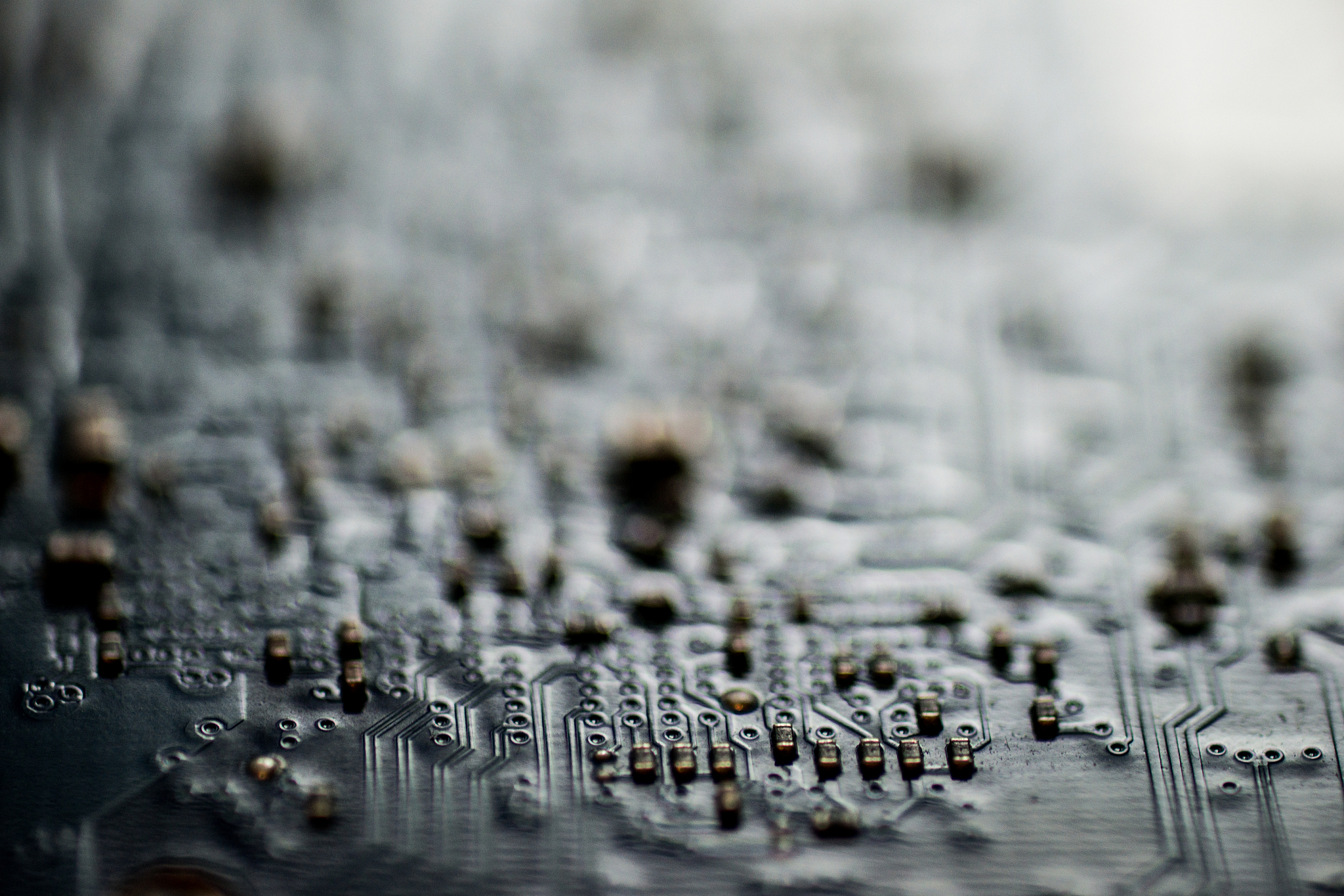 甘肃商业学校电子技术专业教学目标：培养高素质电子技术人才