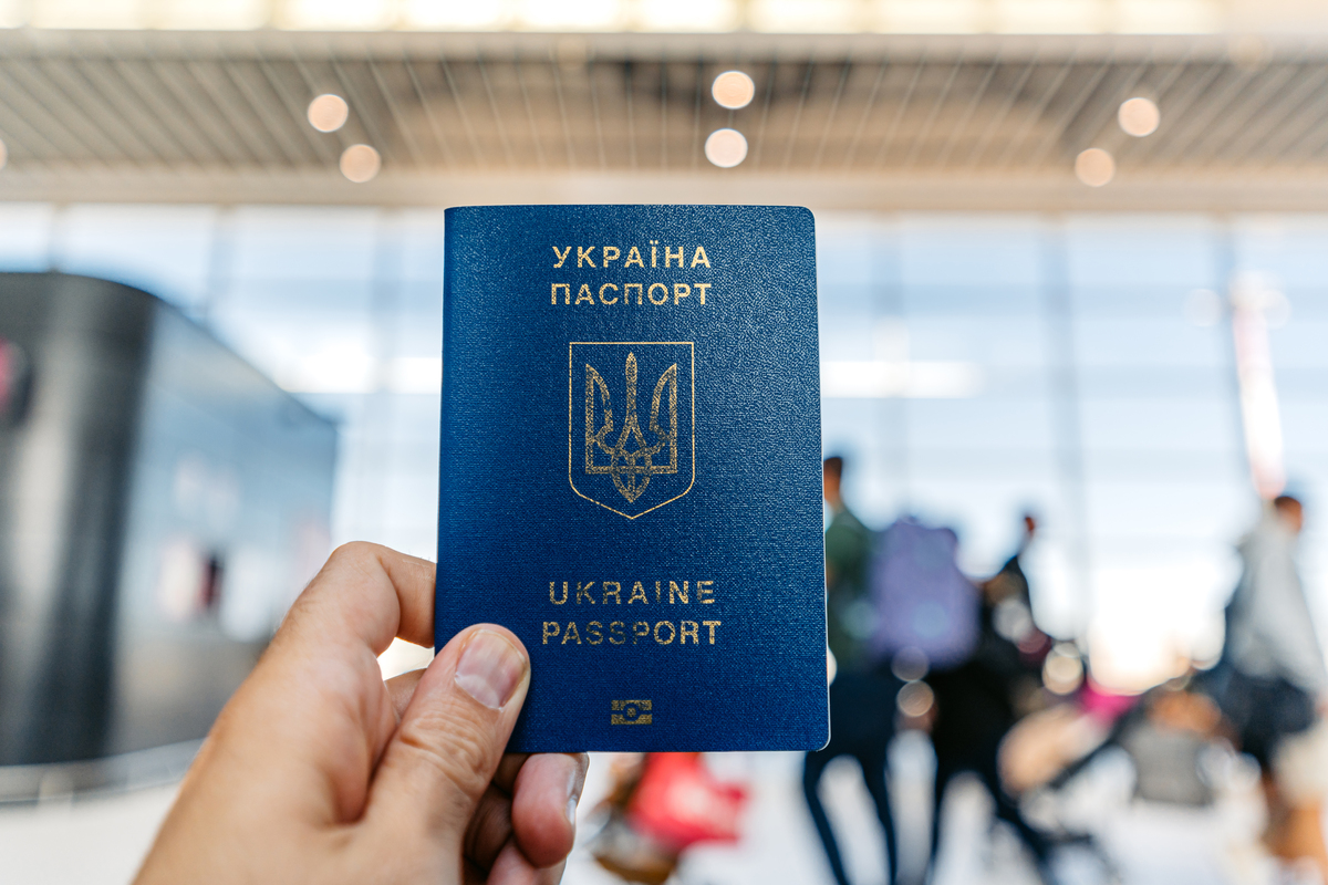 I searched that my e-visa application has been approved by the ImmD onlineAs a follow up how will I get my e-visa documentsSorry for any disturb for you work 我要给香港大学的人事处秘书写一封邮件咨询以上问题请按照美国人的交流习惯润色以上邮件内