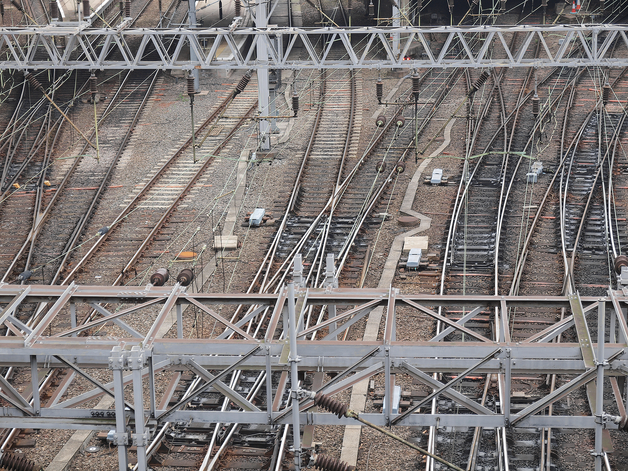 静定结构内力分析与实际工程应用：案例分析