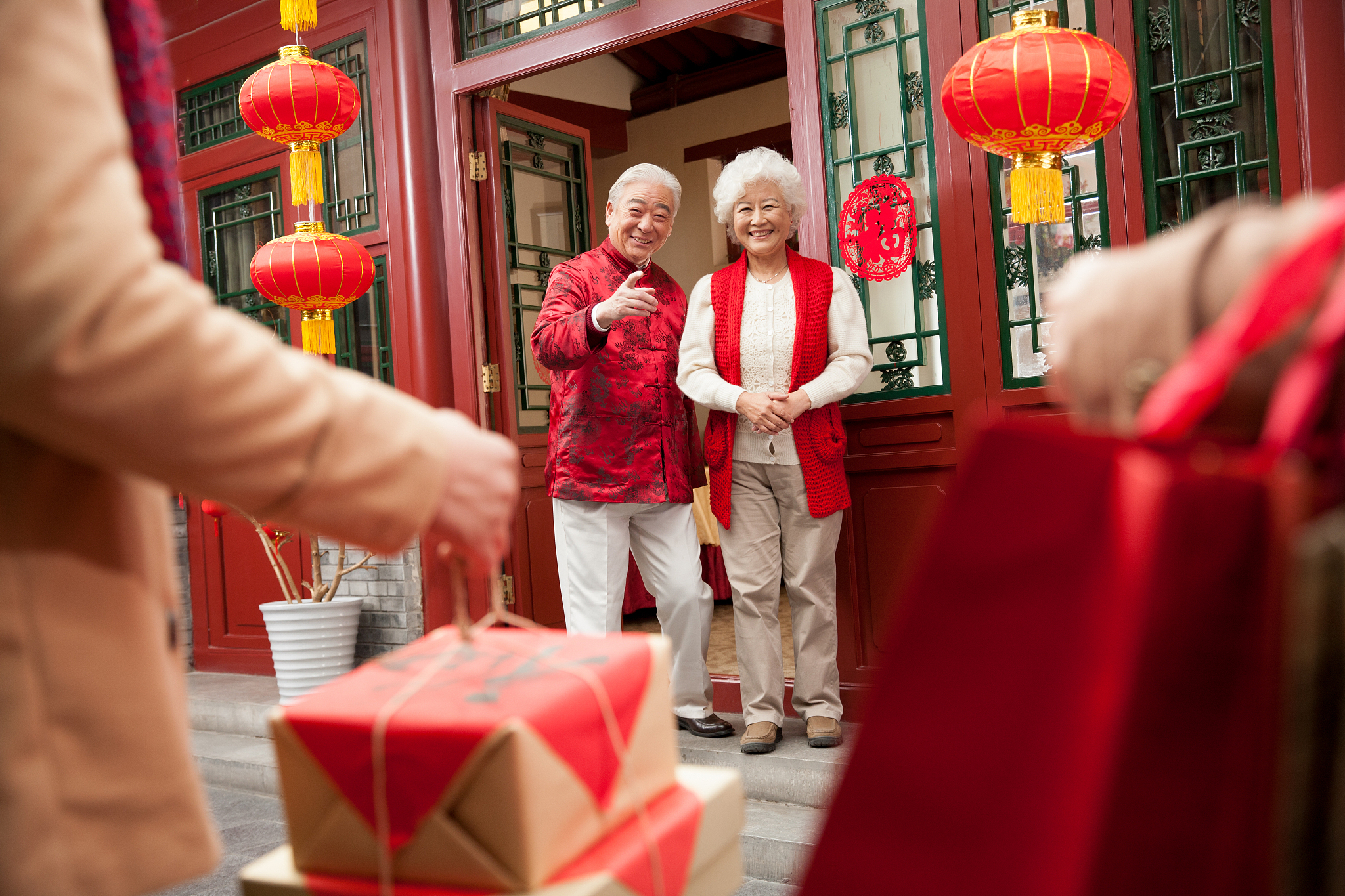 帮助我给远在美国的奶奶发送一份新春祝福