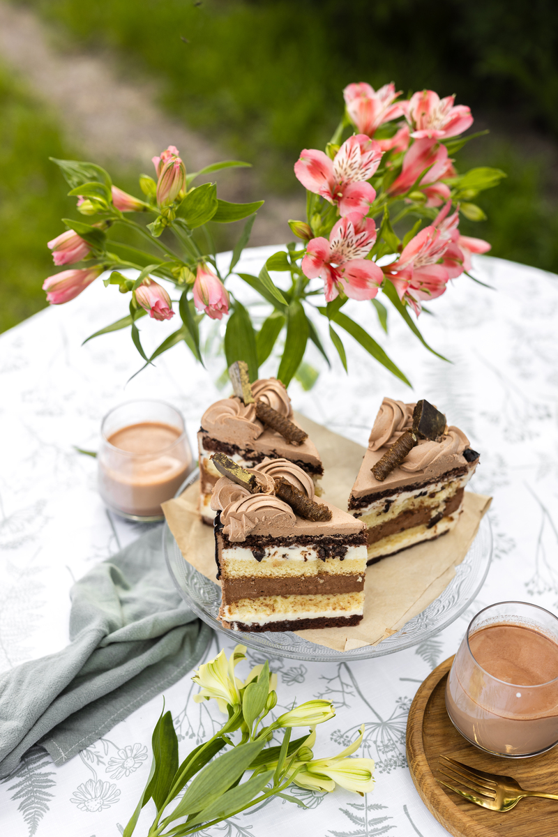 无忌廉蛋糕：口感柔软，奶香浓郁的西式甜点