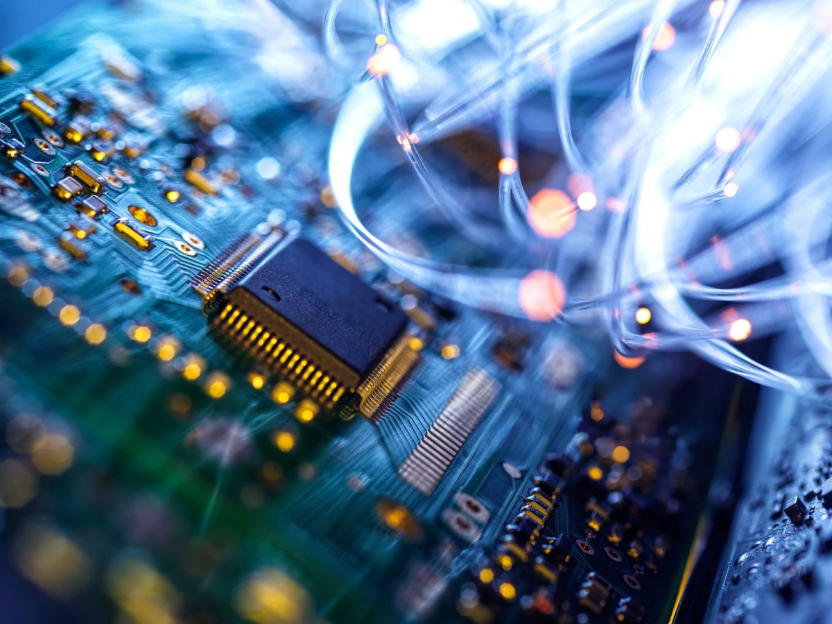 湖南科技职业学院嵌入式技术与应用专业课程内容：必修课程介绍