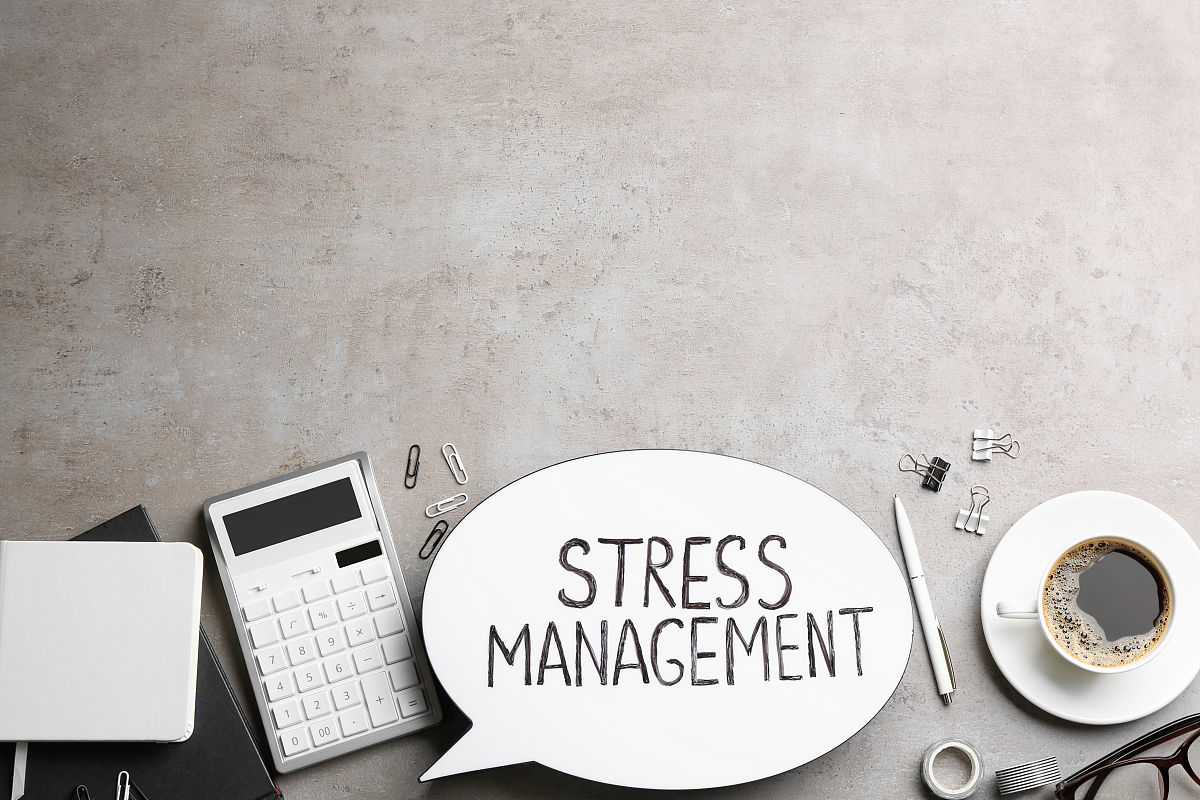 与情绪相处之道：掌握5个技巧，学会拥抱你的感受