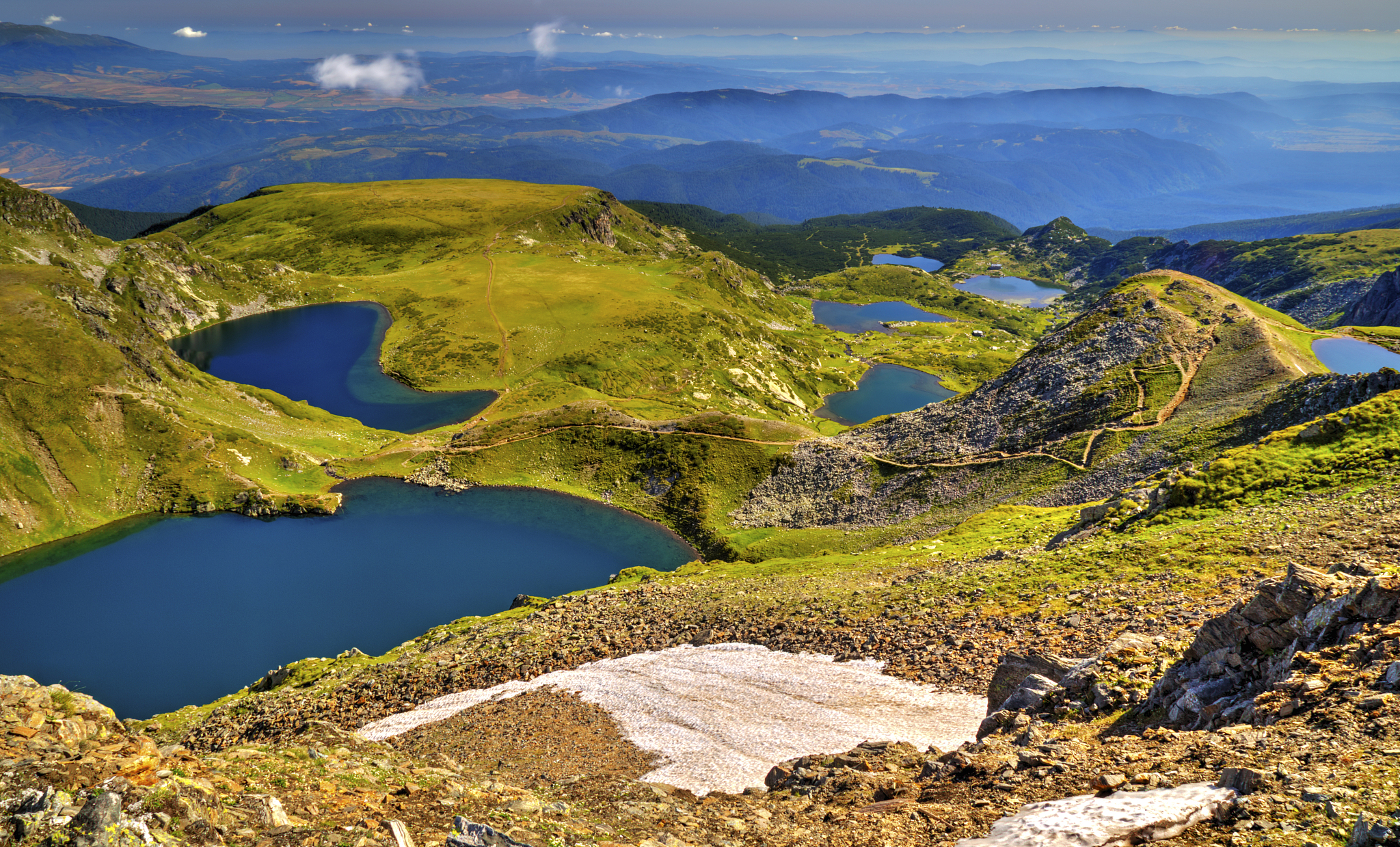 Breathtaking Mountain Landscape Photography: A Majestic Scene of Nature's Beauty