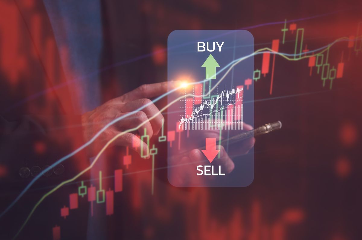 你是一名股票评论家请帮忙根据文章的观点重写文章要求字数不减逻辑通顺以下是原文：今天AI集体退潮能预判吗？当然能可见周日晚上写的思路。压迫多年的怒吼韩山童来了！前文已明确提醒散户见到百亿成交散户即可收割游资和机构！现在回头看三六零是不是非常经典的案例。当天成交百亿即见顶你懂节奏就能战胜机构和游资。盘中还有很多大票如工业富联午后跳水太正常了获利盘过多随便一个消息就能让里面的人出逃。突发跳水的原因可能很