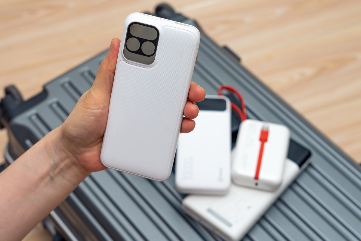 新手机第一次充电要充多久？揭秘锂电池充电真相！