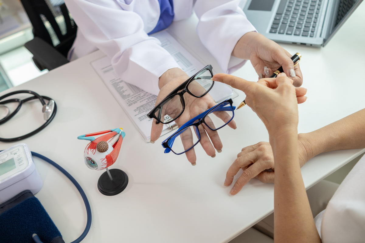 浙江工贸职业技术学院眼视光技术专业就业方向：医院、眼镜店、眼科设备企业等