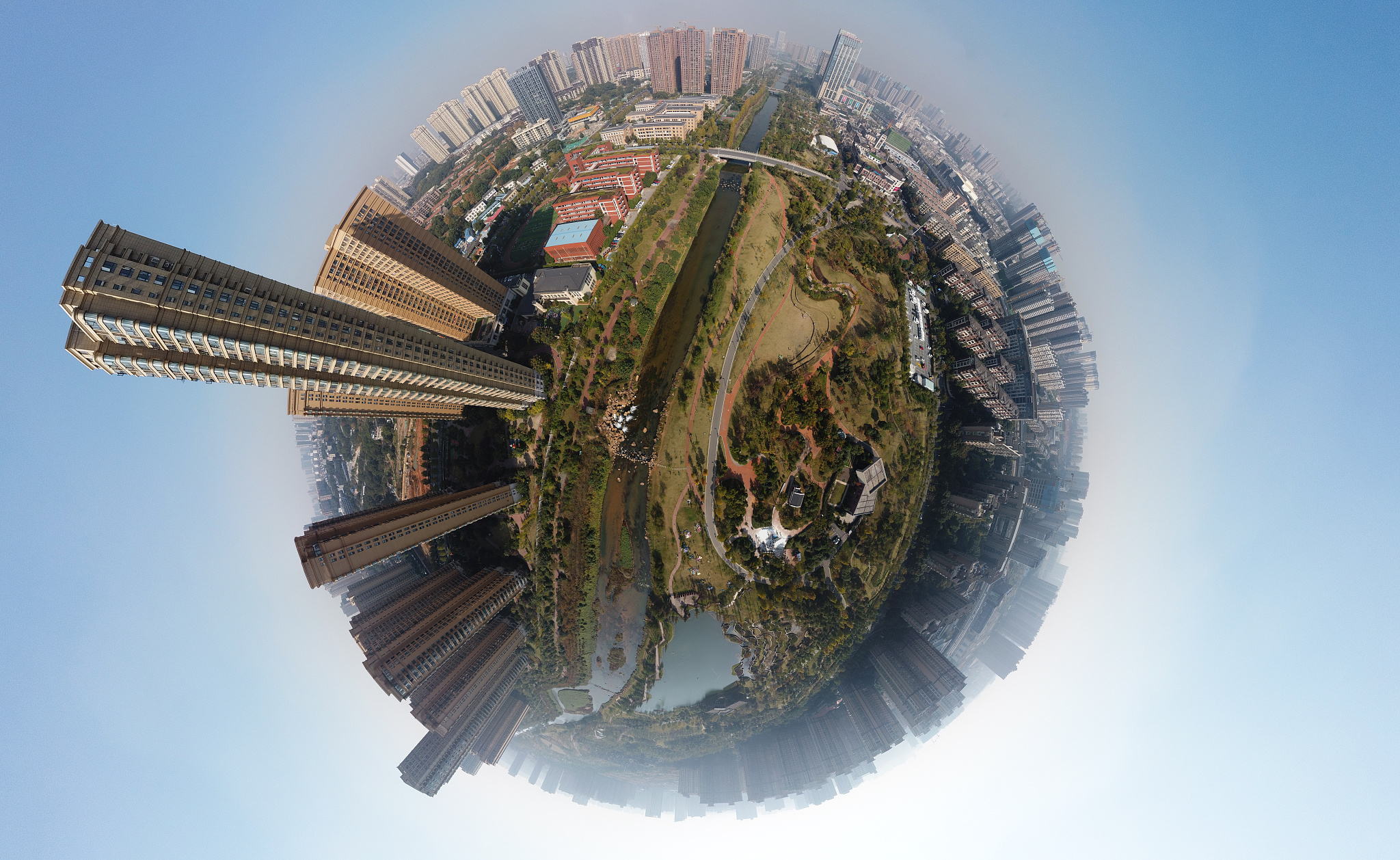 1200字关于全景摄影：用镜头记录整个场景