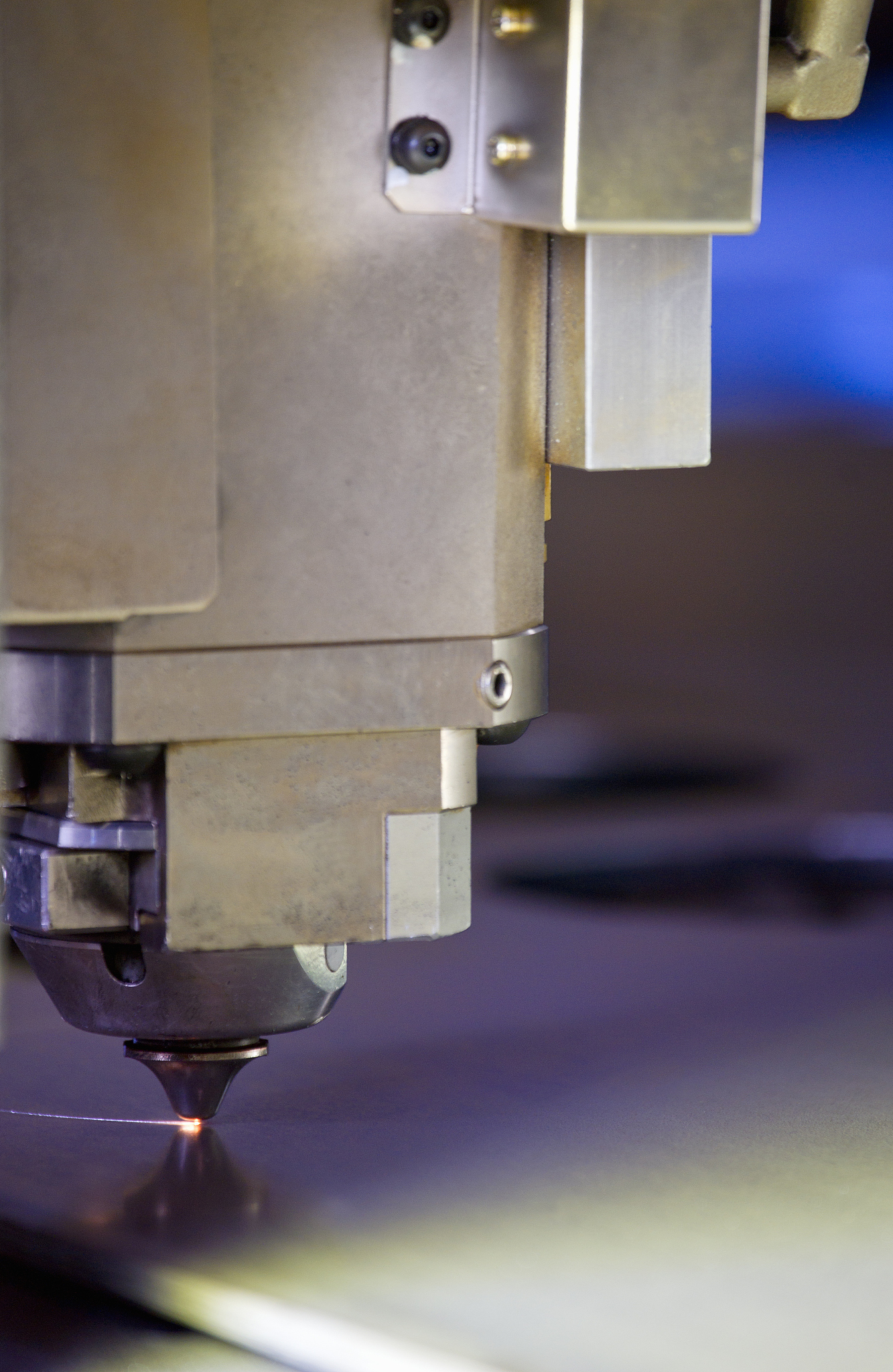 加工中心打镭射是从那个放向开始