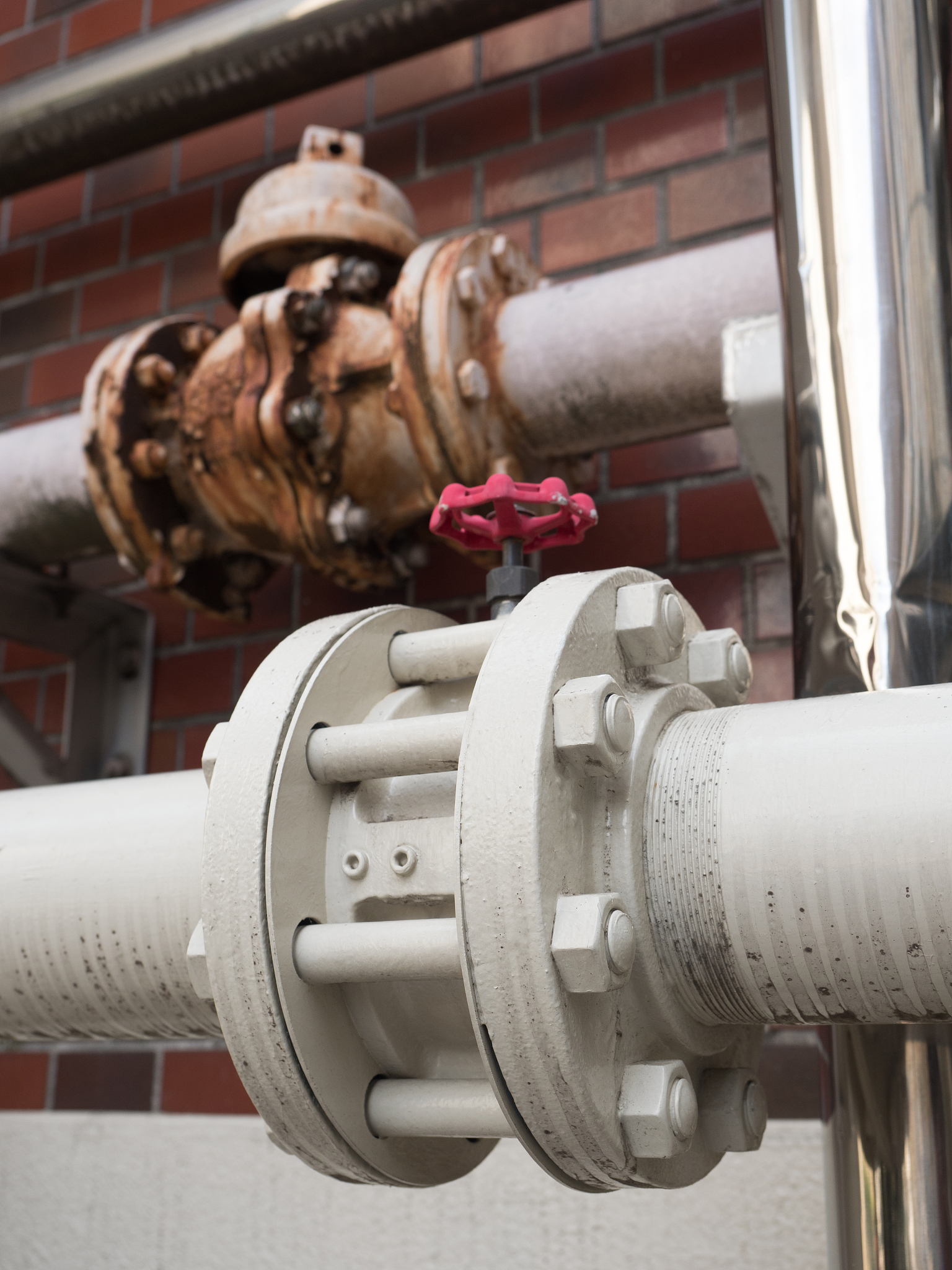 2寸球阀缠生料带方法？回答加解释