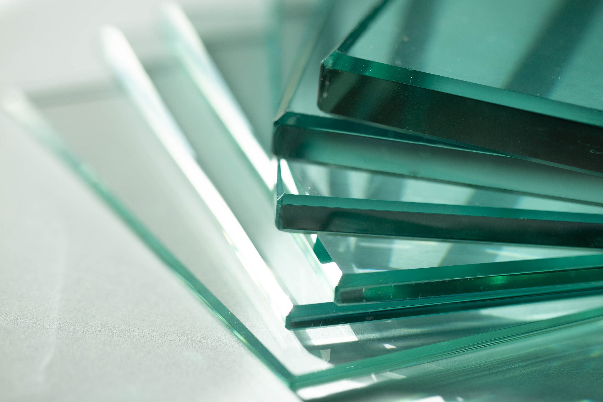 glass factory produces a variety of transparent glass thicknesse