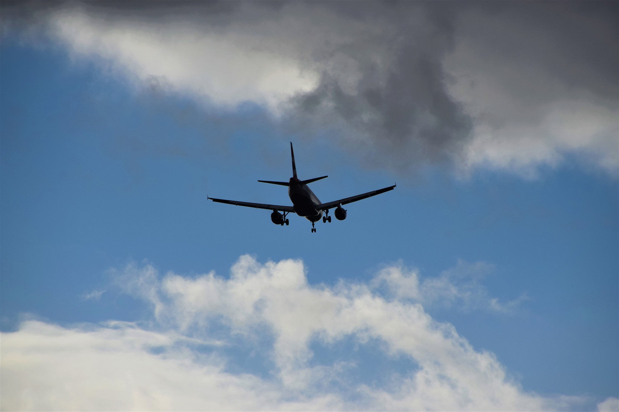 重庆黔江区航空民族职业教育中心招生电话多少