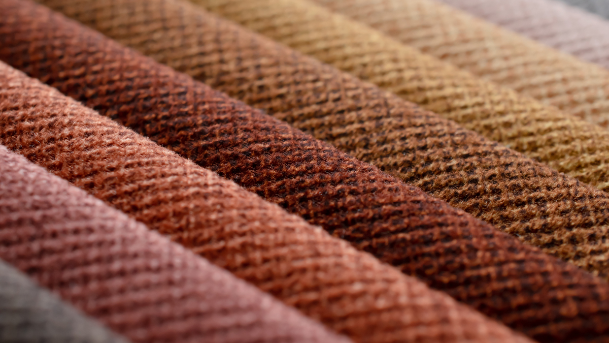 灯芯绒面料：柔软舒适、耐磨耐用，用途广泛