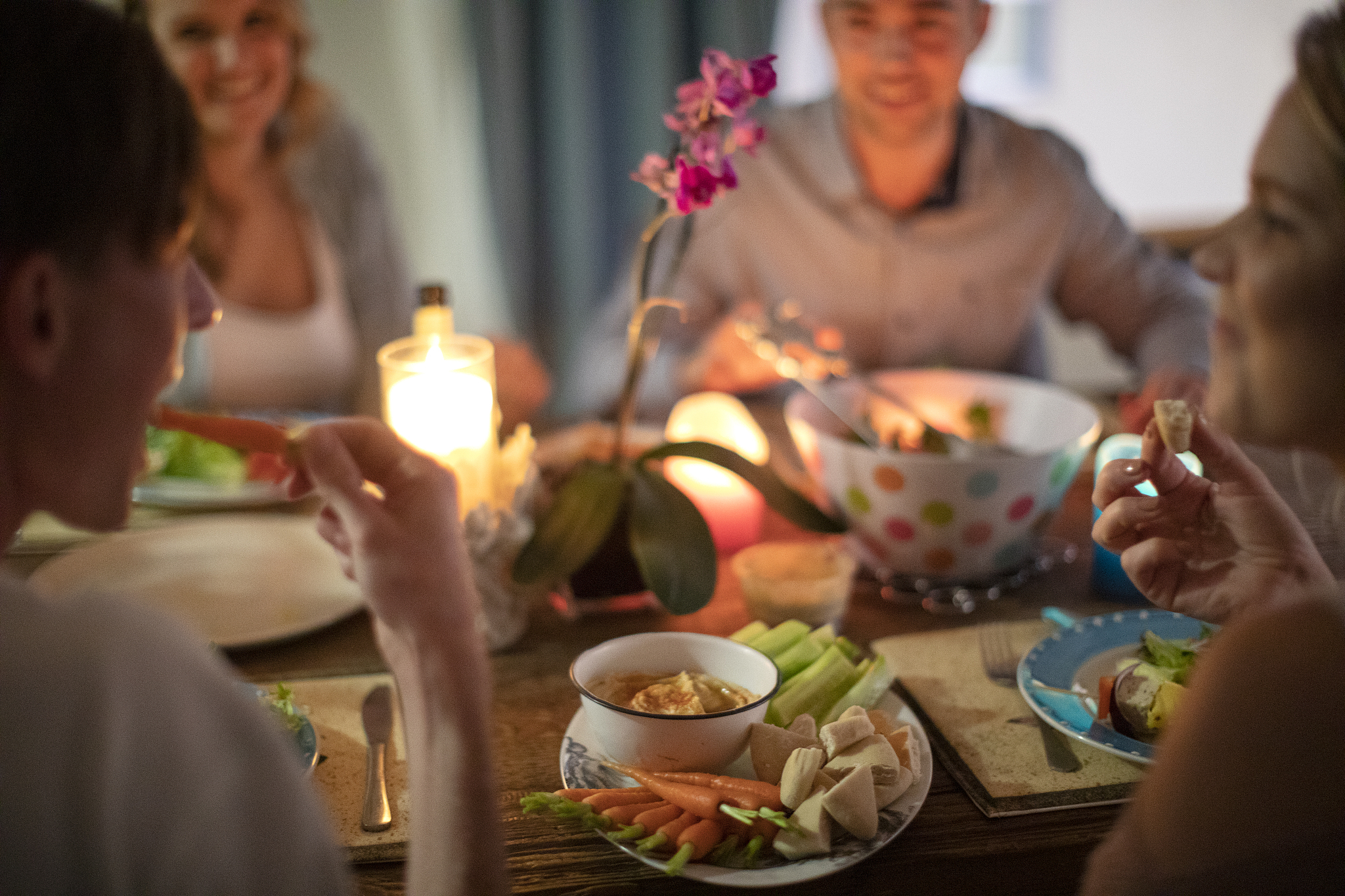人间烟火气，最抚凡人心：有家回，有人等，有饭吃，足矣