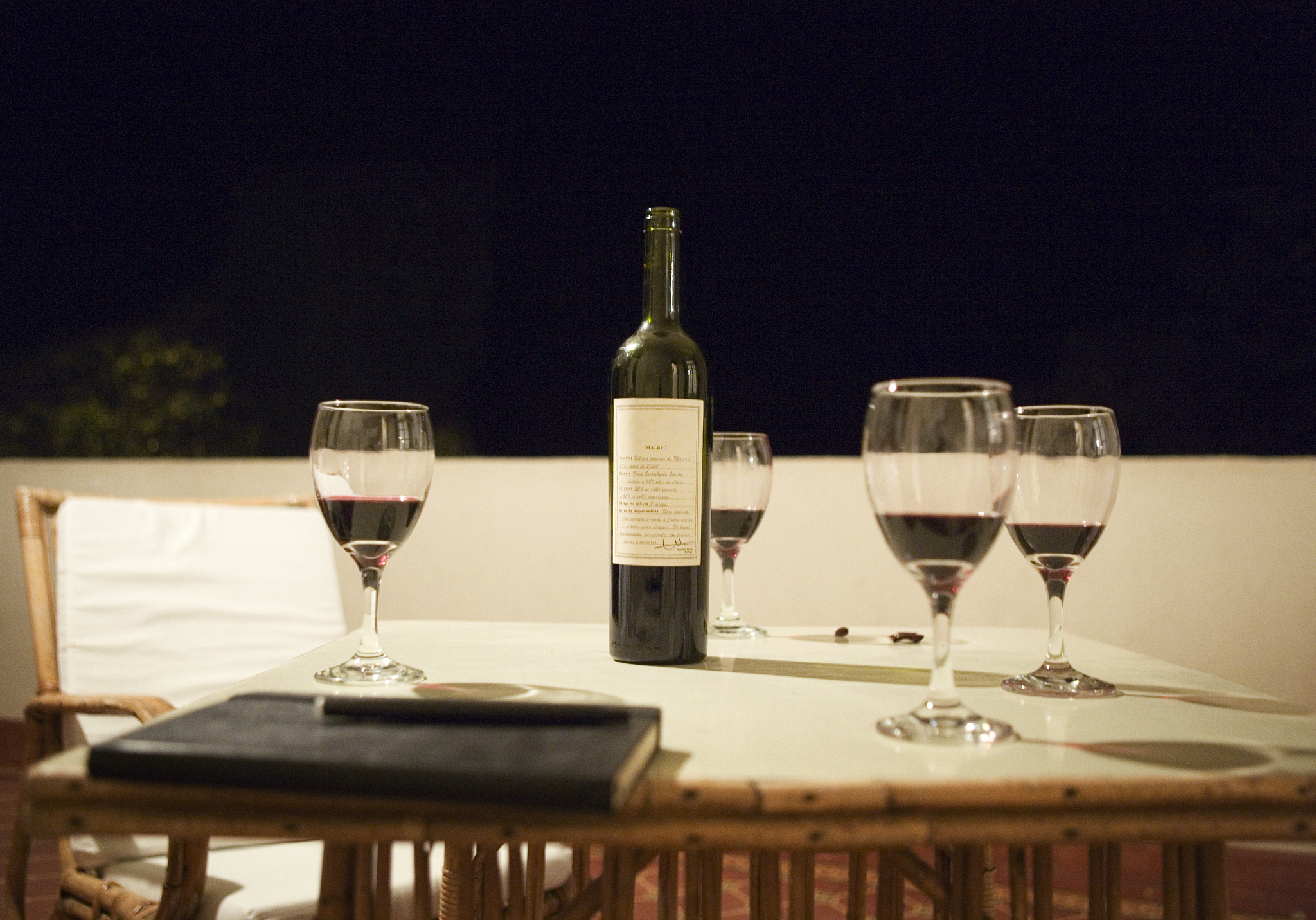 Chinese Wine Table Culture: Etiquette, Traditions, and Toasting