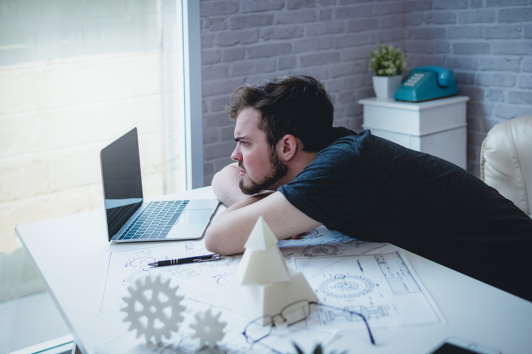 南宁工程师评审表 - 评估技术能力、工作态度、专业素质和工作成果