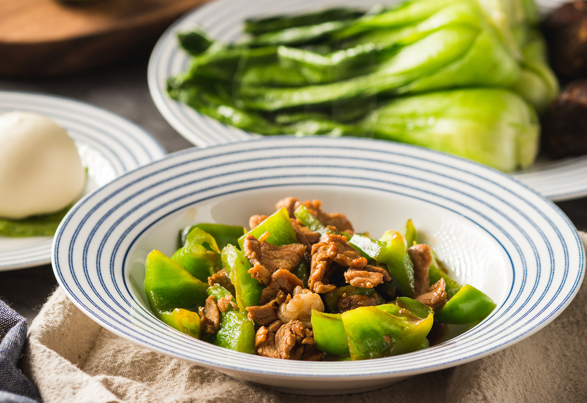 青椒炒红烧肉菜谱