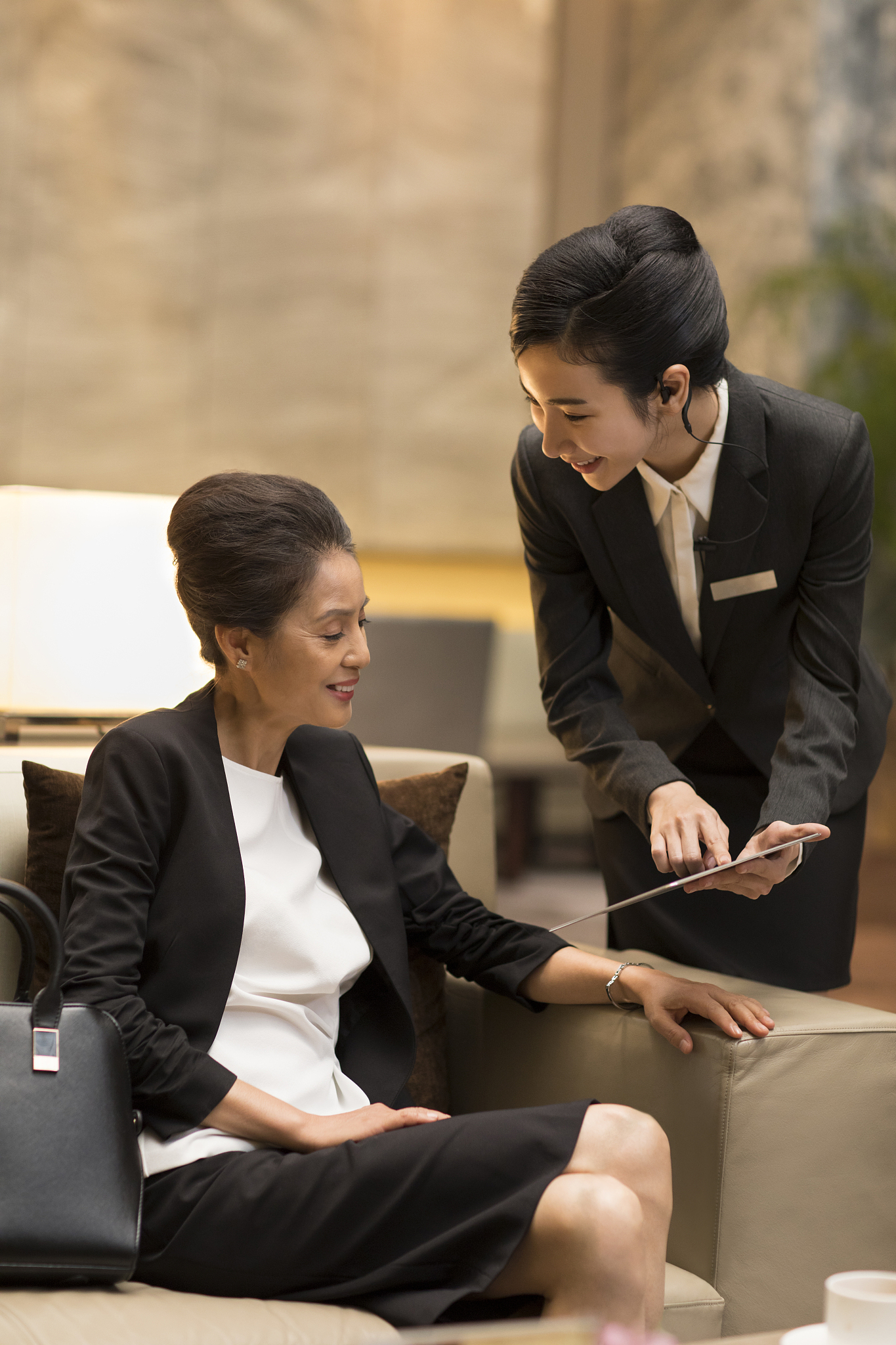 高质量、价格实惠的服务 - 获取您需要的专业服务