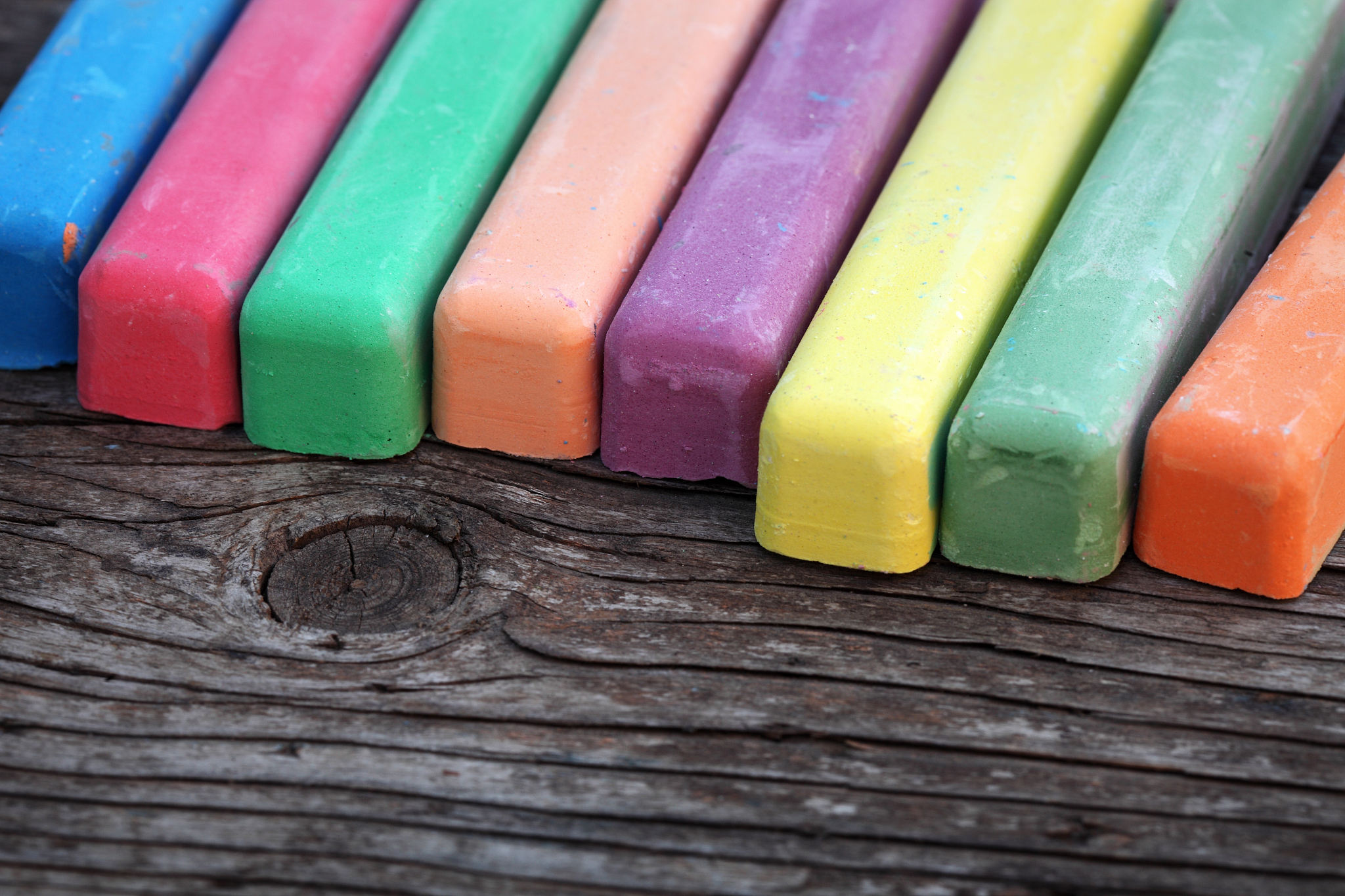 鲁中中等专业学校2019年招生专业 - 23个专业，涵盖机电、汽车、建筑等领域