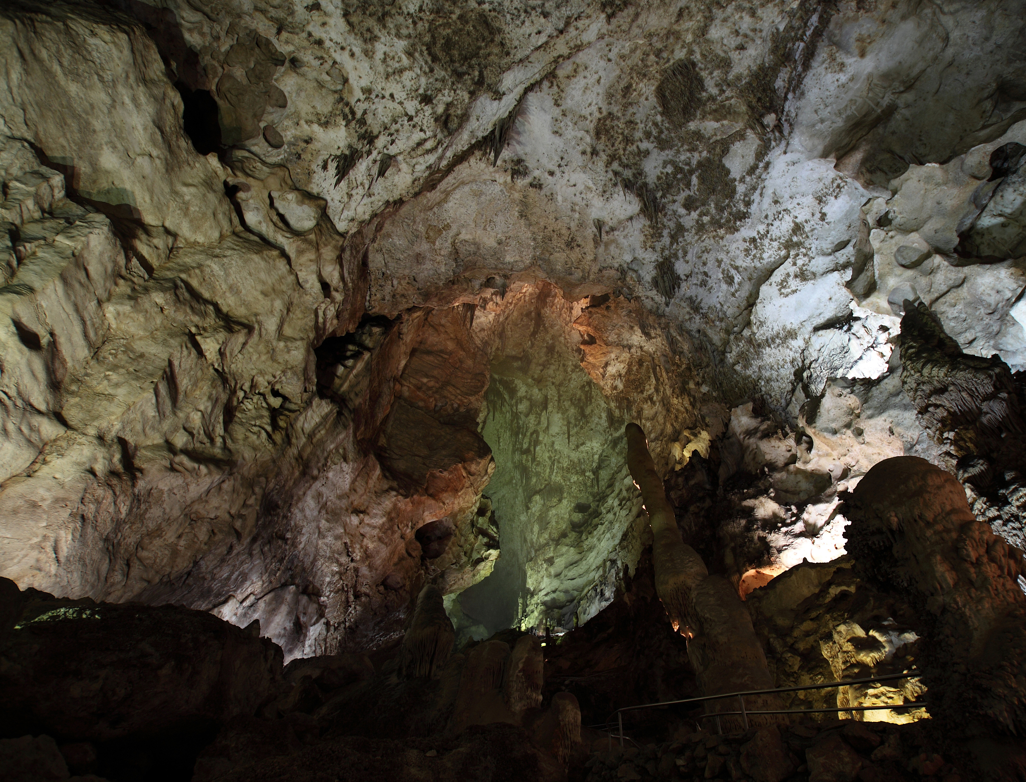 钟乳石采取是否犯法