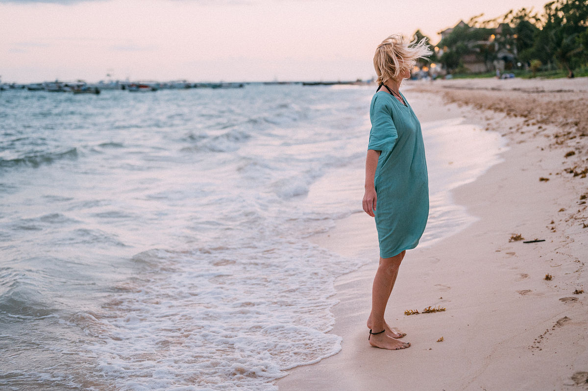 用随机文字插入一张美帝美女图片