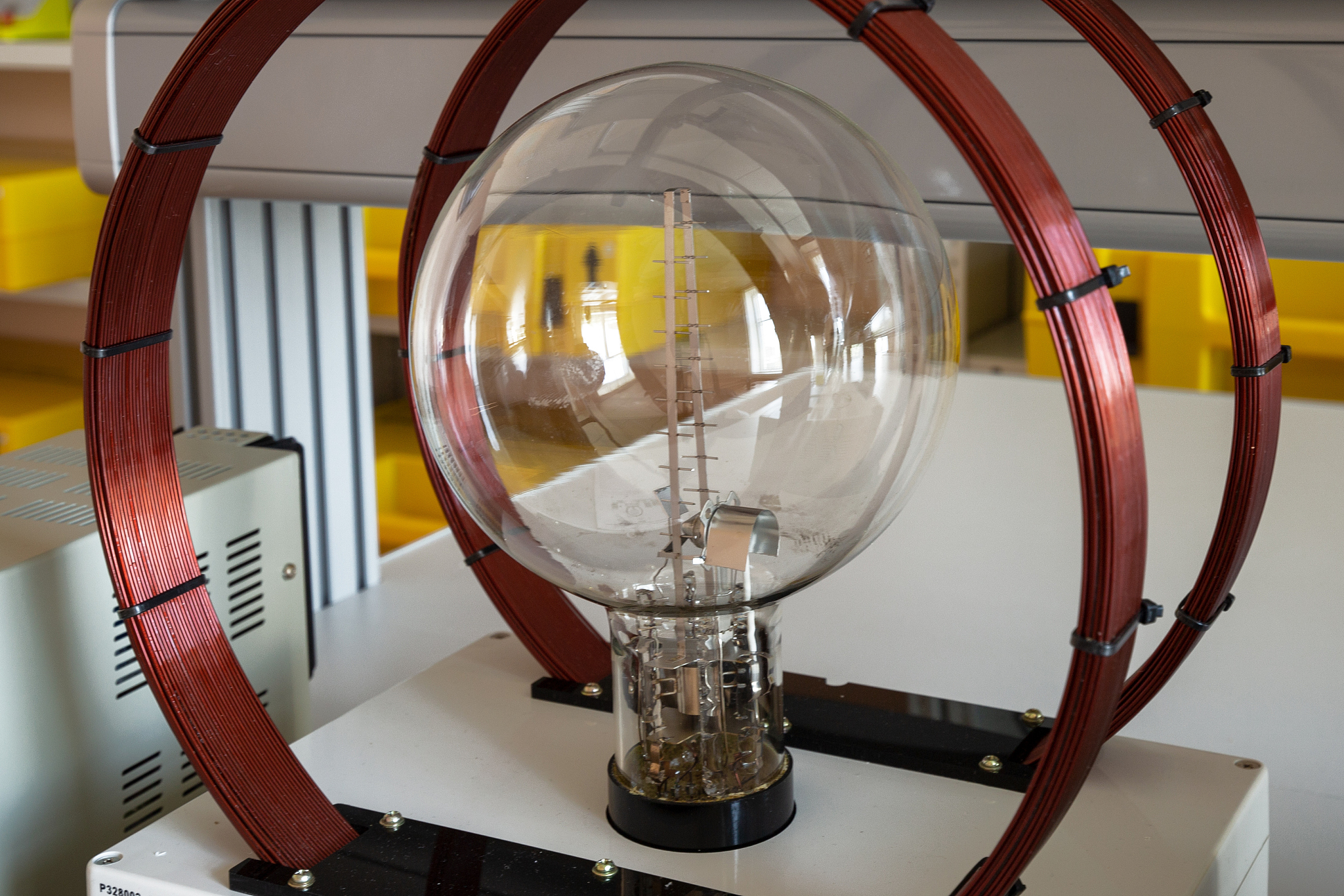 写2个大学物理创新实验