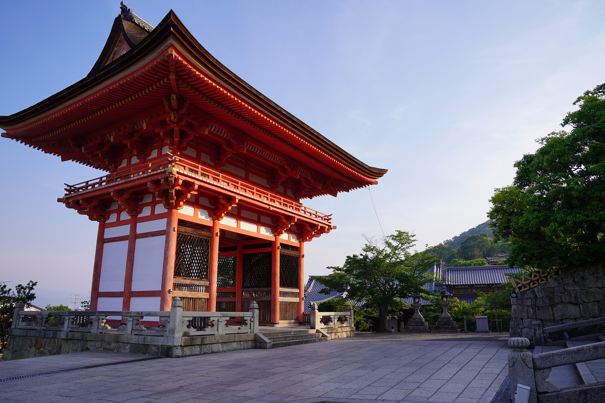 京都旅游必去景点推荐：金阁寺、清水寺、祇园等