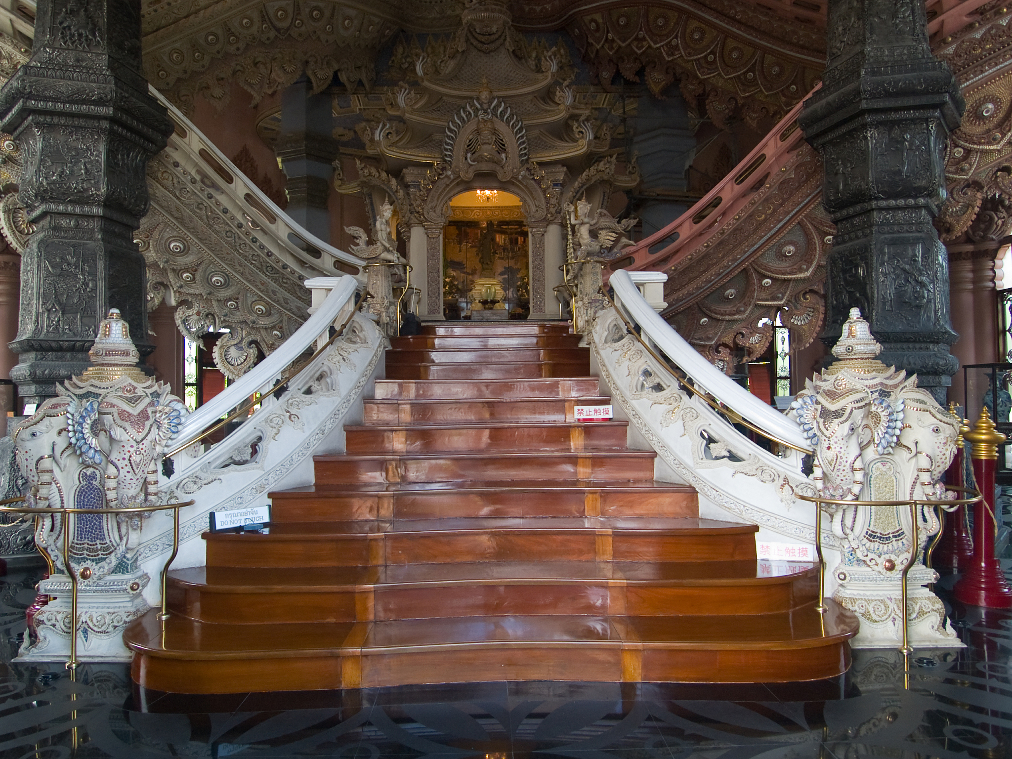 the erawan museum in bangkok