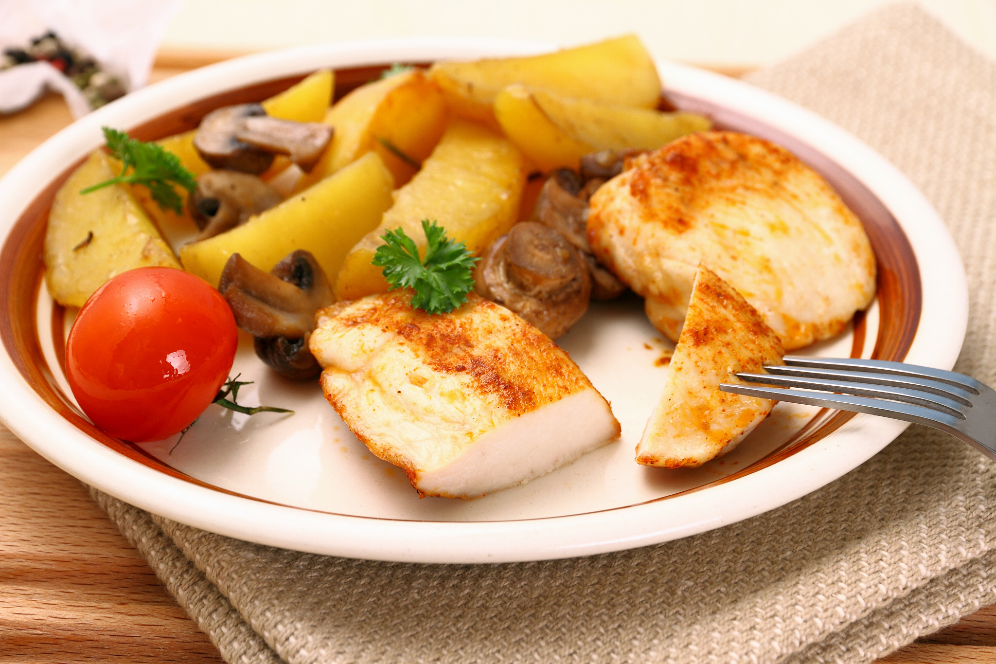 chicken fillet, mushroom, rosemary potatoes