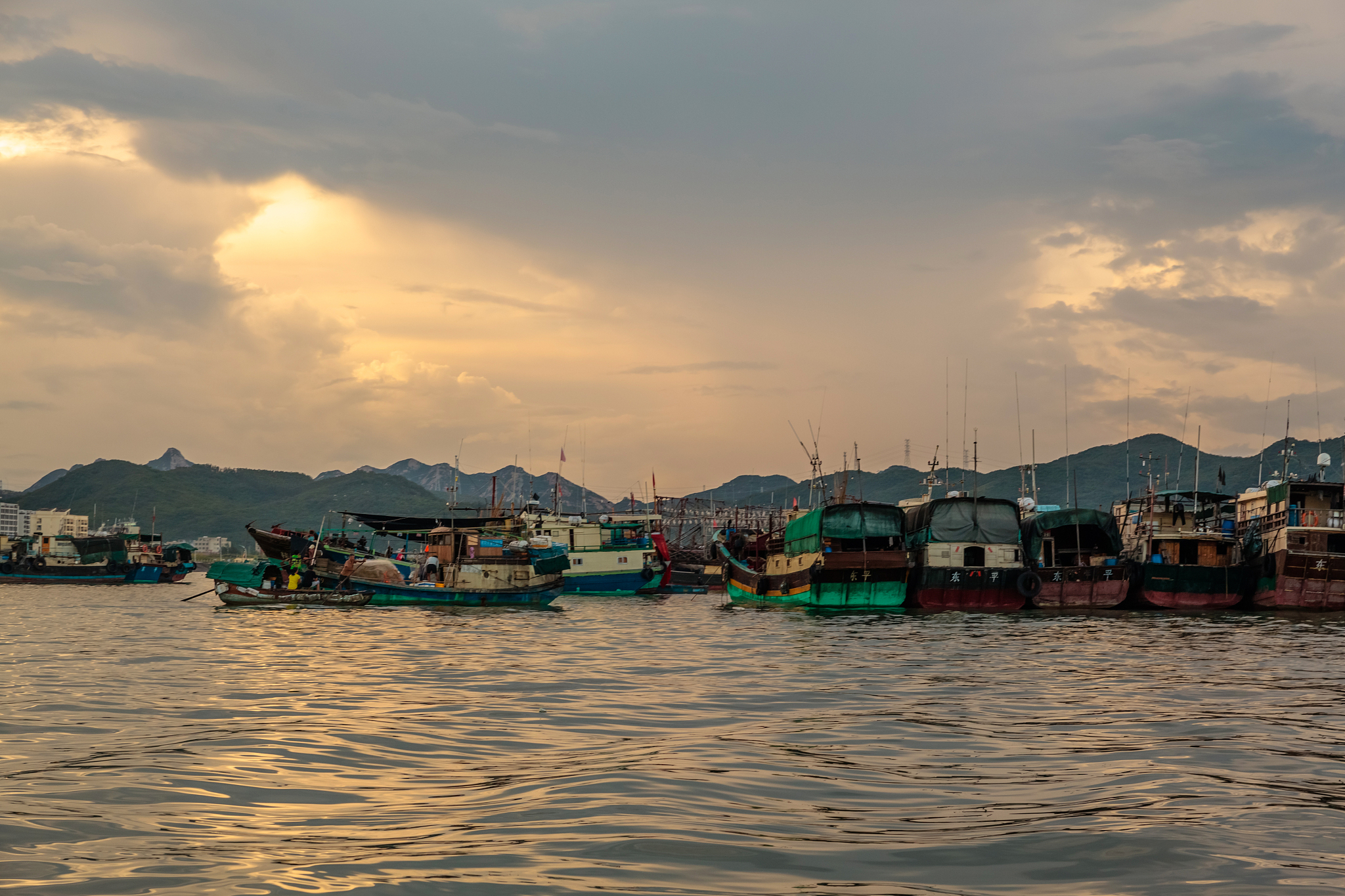 dongping town,sea,sunset