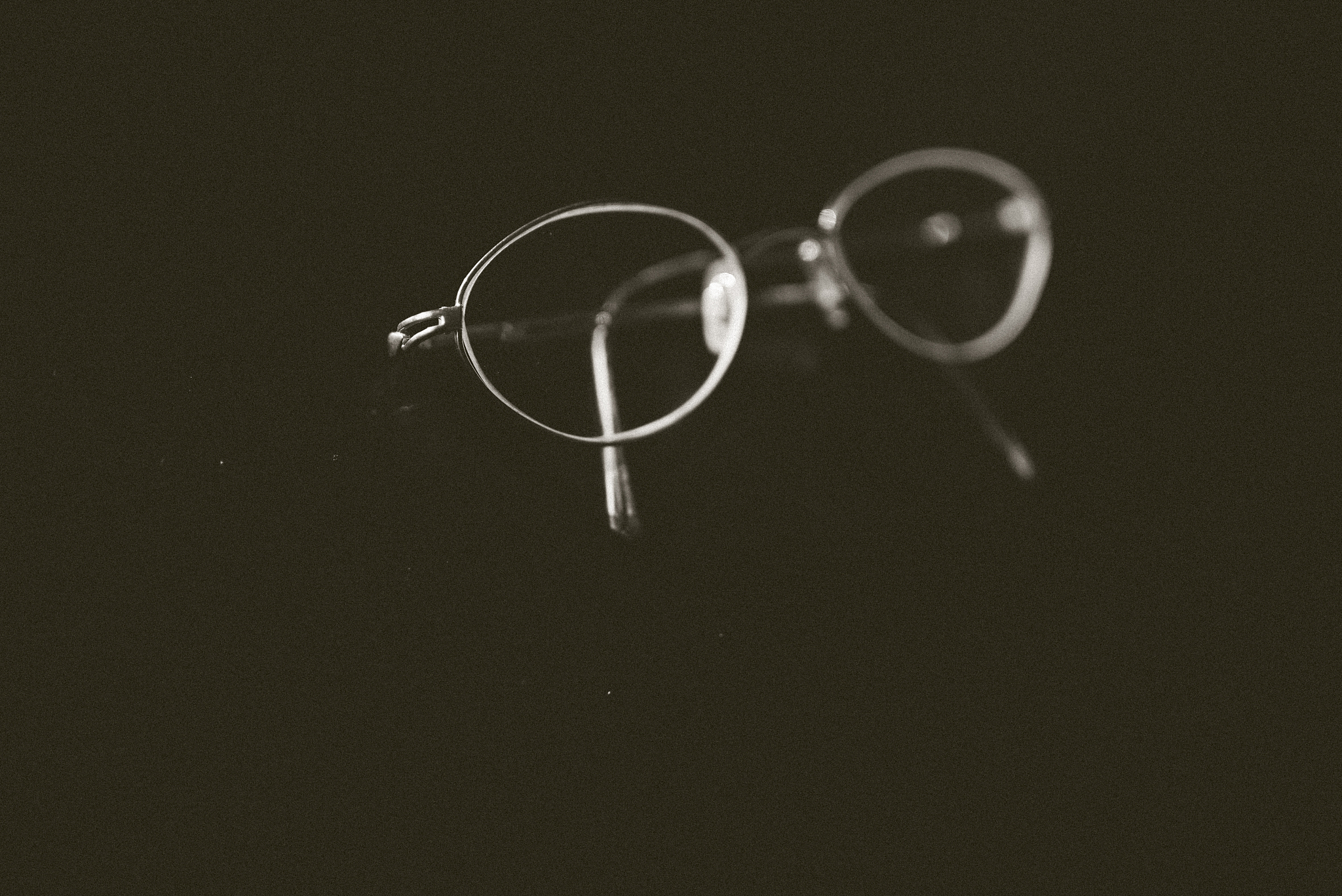 破碎单片眼镜：通往未知领域的钥匙