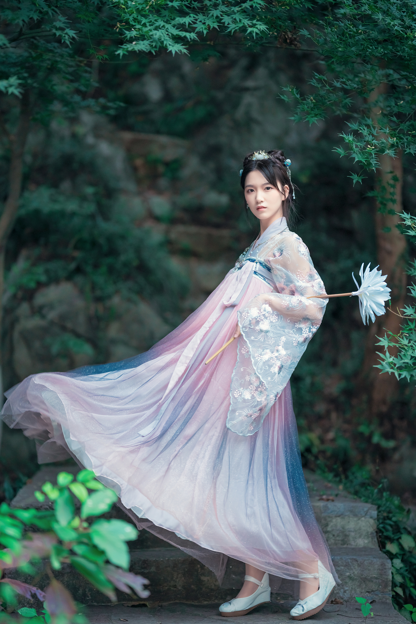 修仙界女子服饰描写：优雅、华丽、神秘的仙气服装