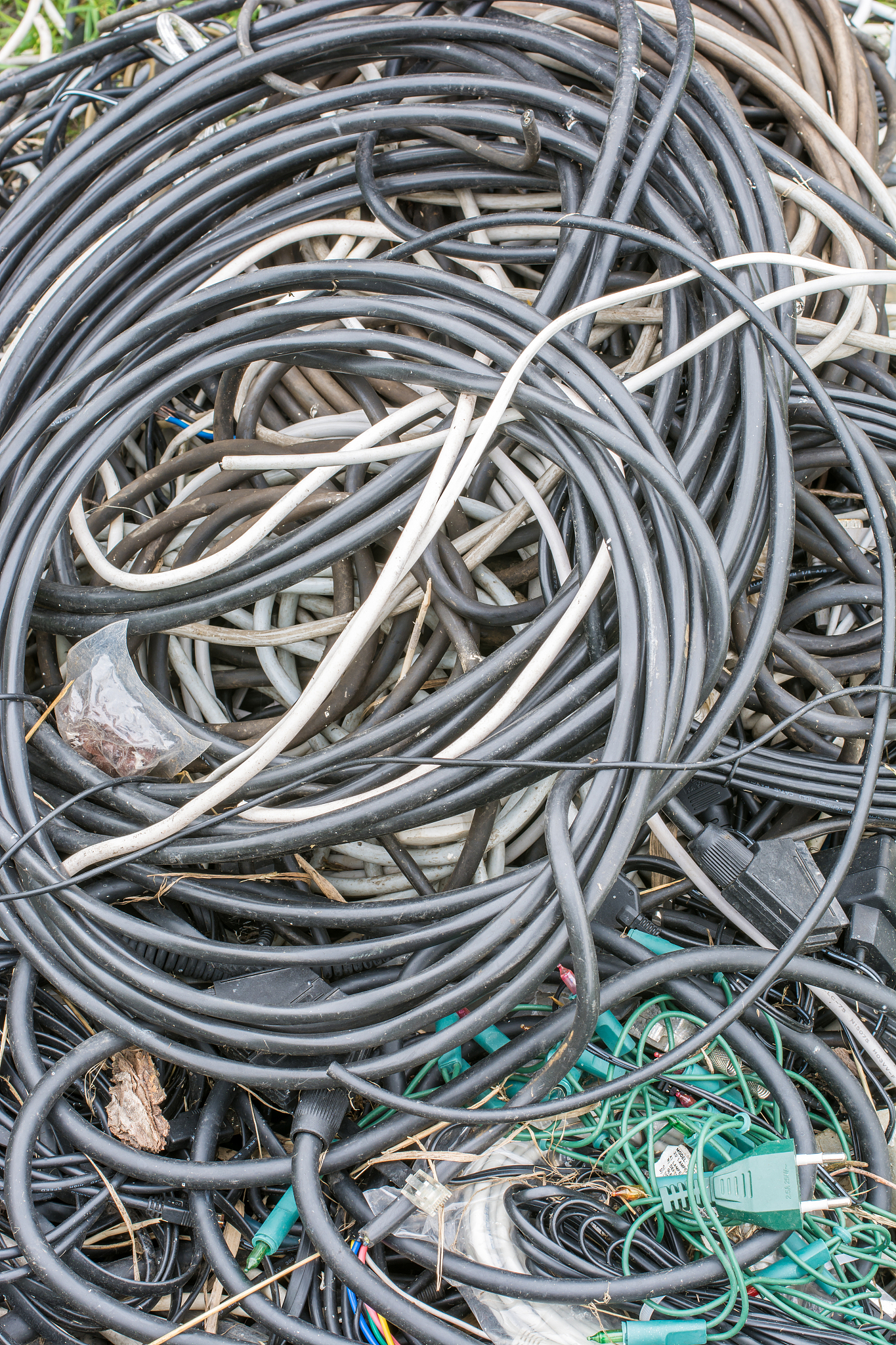 西宁什么地方回收电伴热带成品的 用300字描述