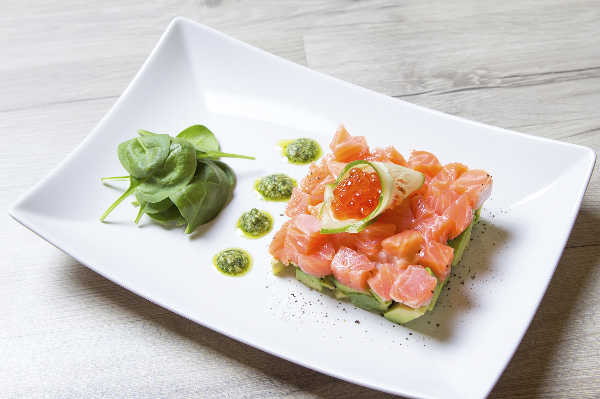 关于蟹柳的微信推文语言风格活泼。字数500字。