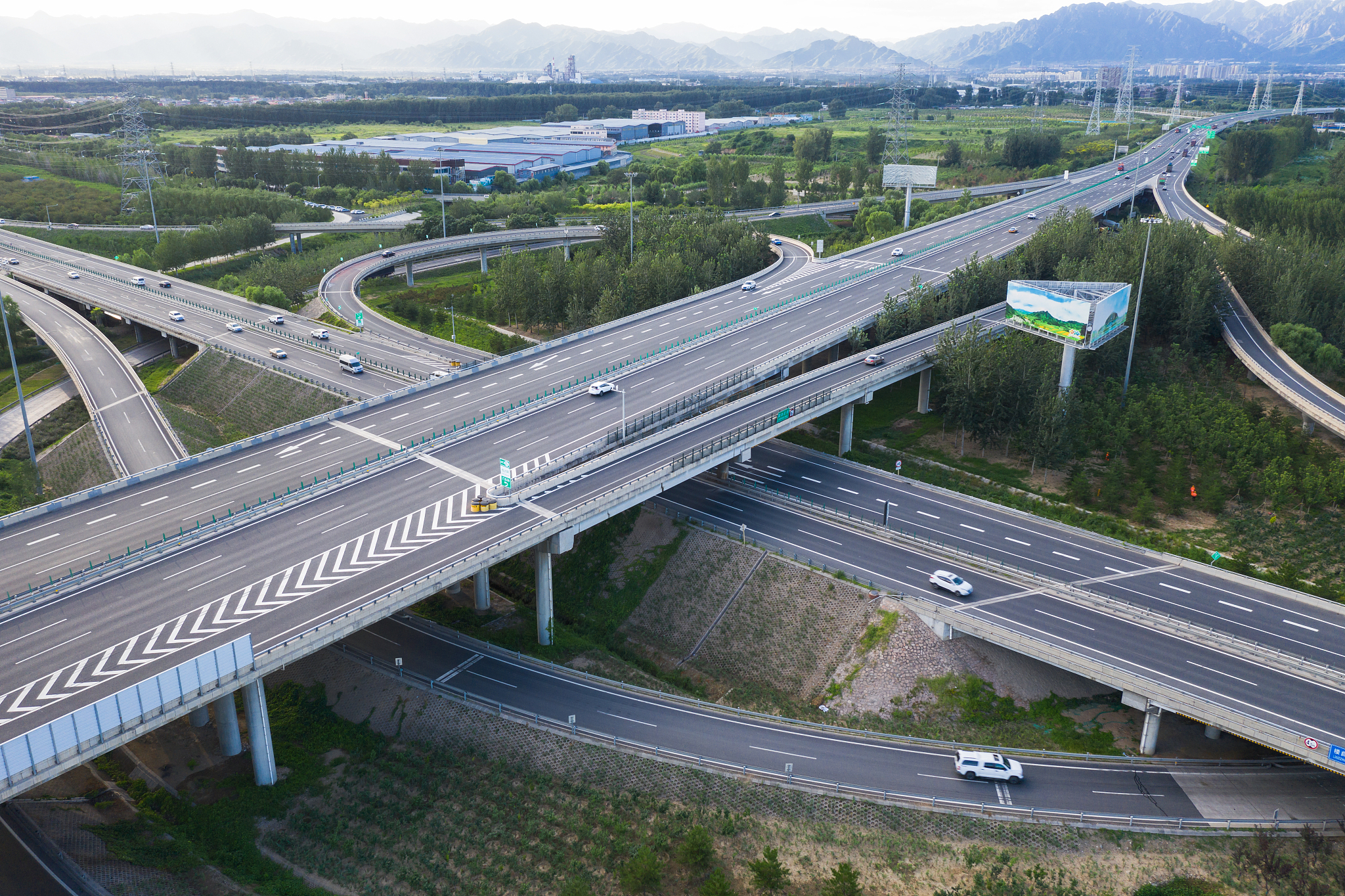 辽宁交通高等专科学校公路监理专业就业方向：从监理到设计、管理、研究