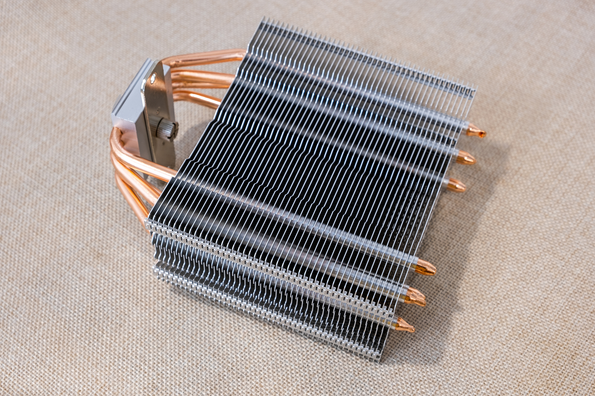 PTC恒温发热片 - 高效节能，恒温加热解决方案