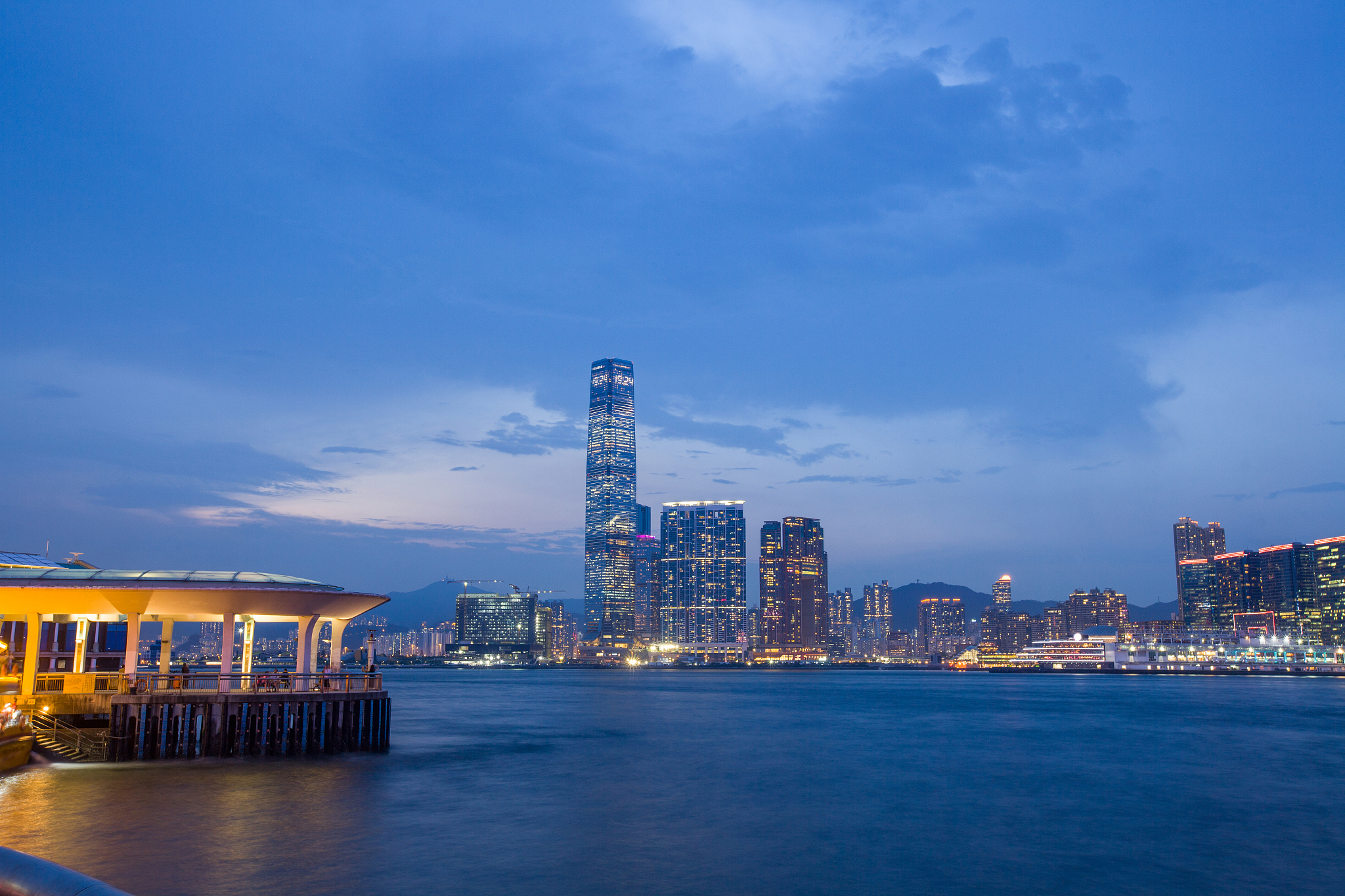 Investment Opportunities in the Guangdong-Hong Kong-Macao Greater Bay Area: A Comprehensive PPT Guide