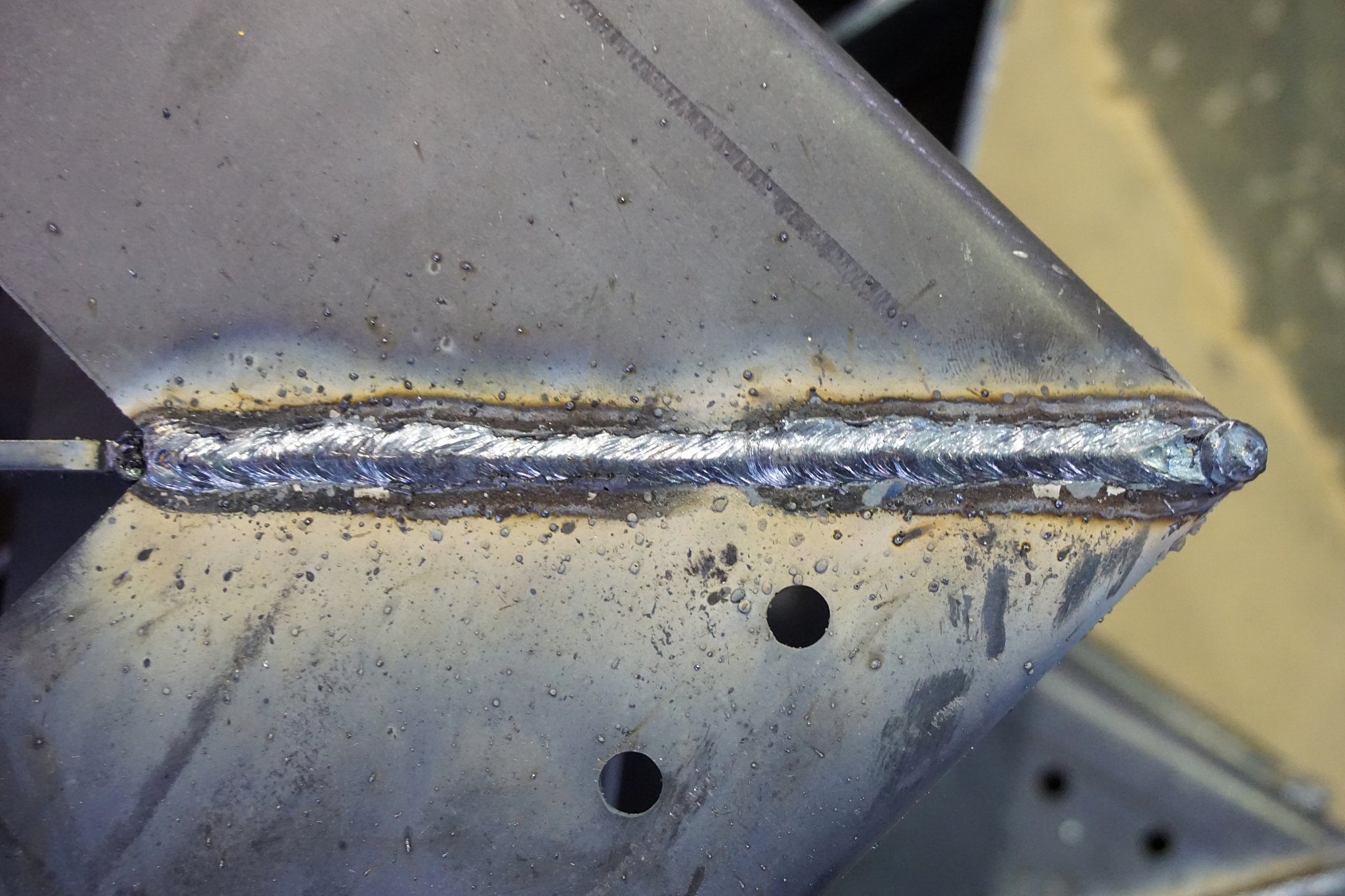 切削用量对刀具的磨损有什么影响？加工不同材料对刀具磨损的形式有什么影响机制