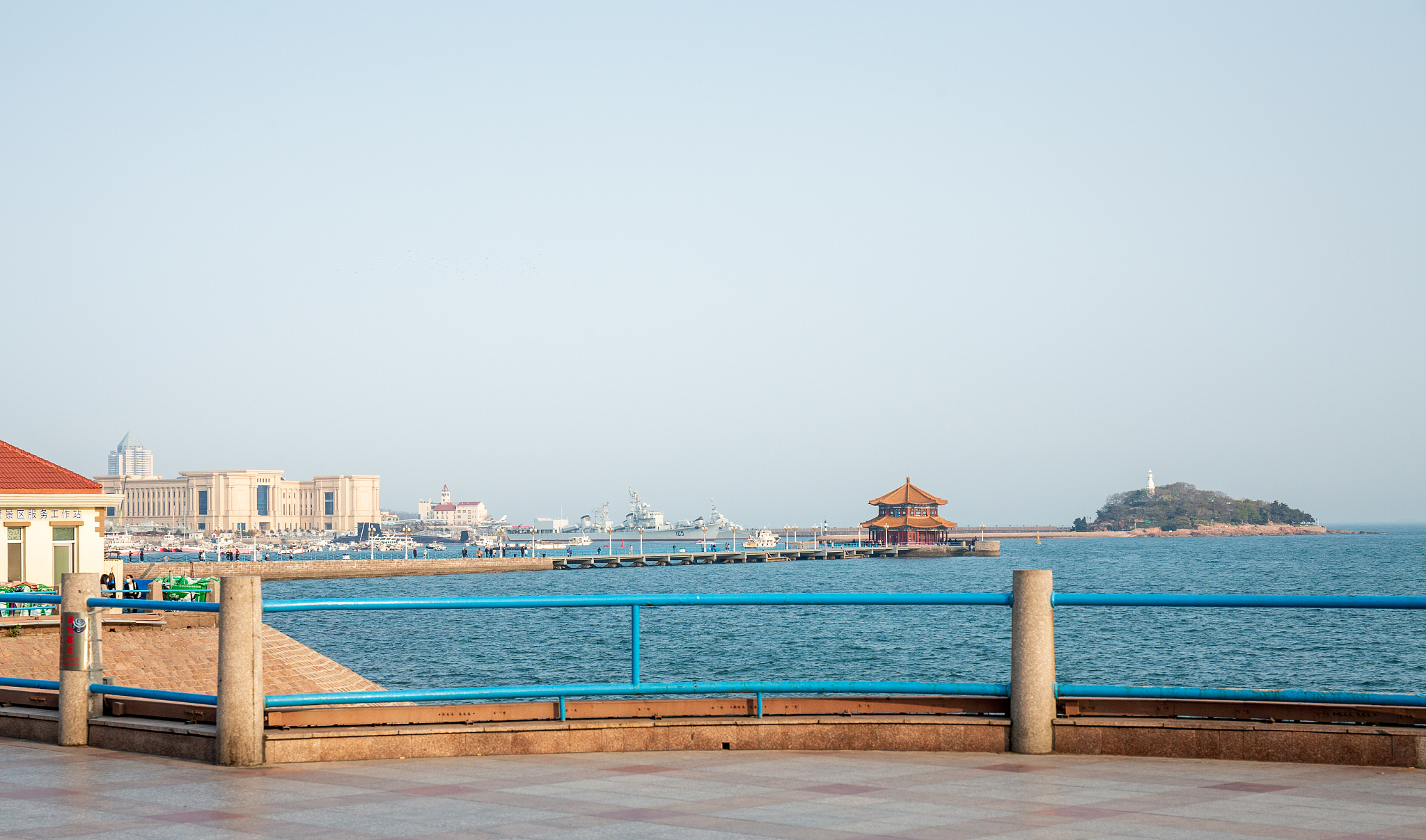 请650字的博客文章主题是：青岛旅游攻略必去景点