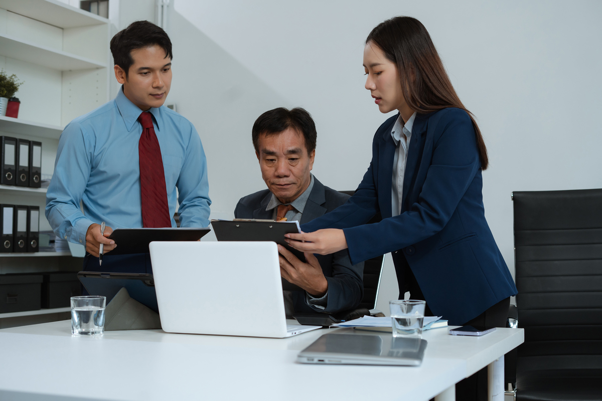 职场自信秘诀：成功人士的自我肯定方法