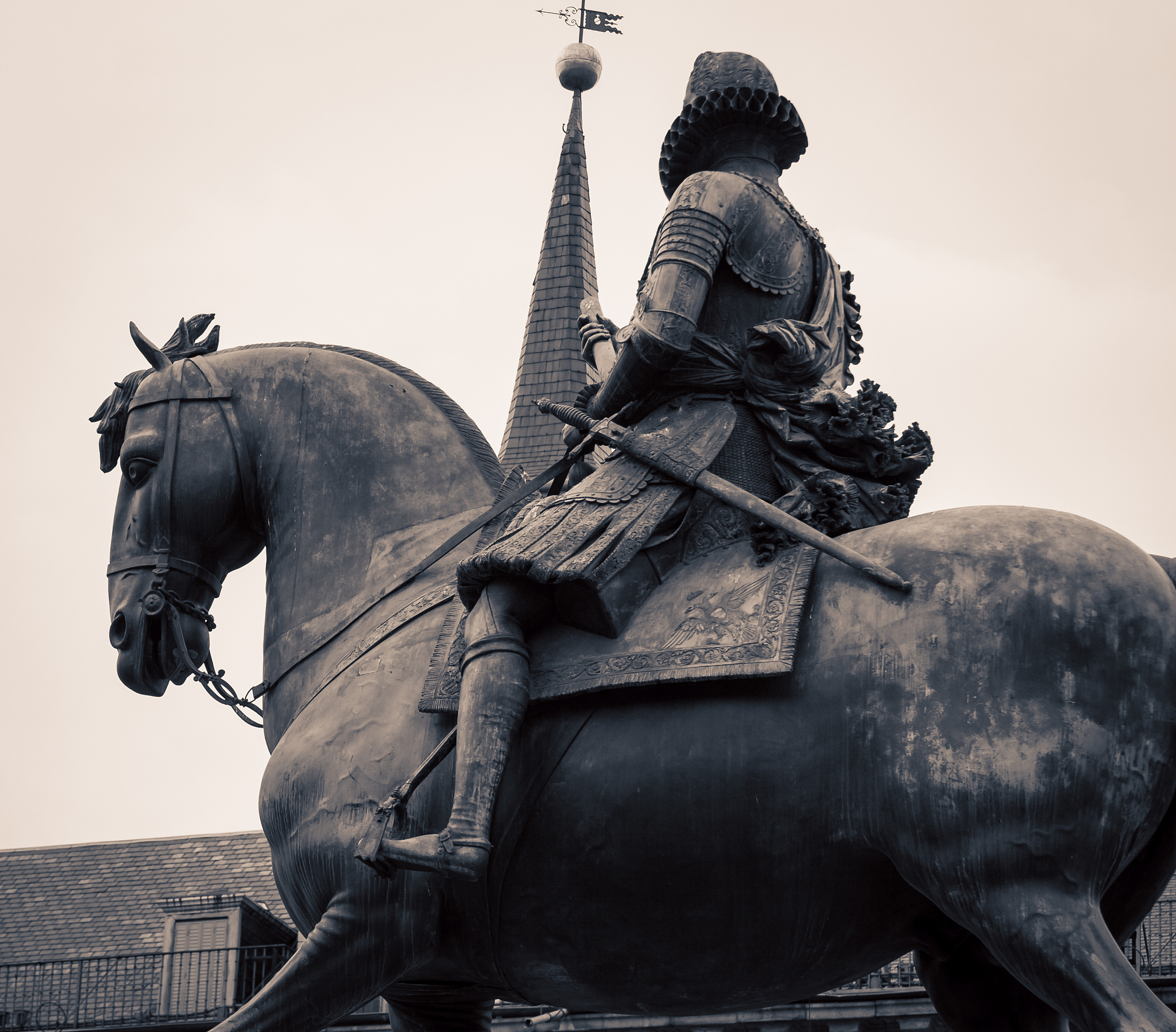 plaza mayor statue madrid