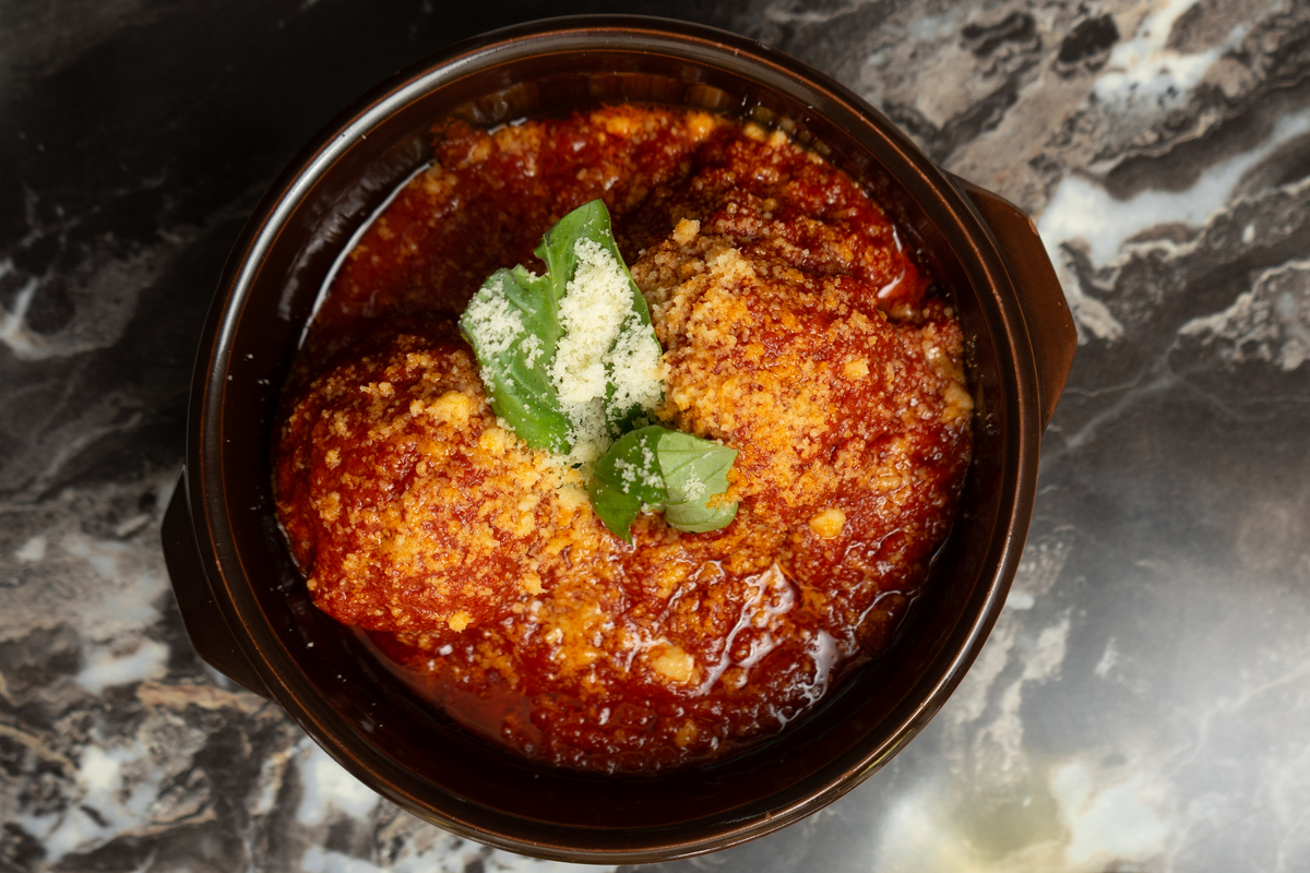 響麻響辣跟肉次方哪家好吃