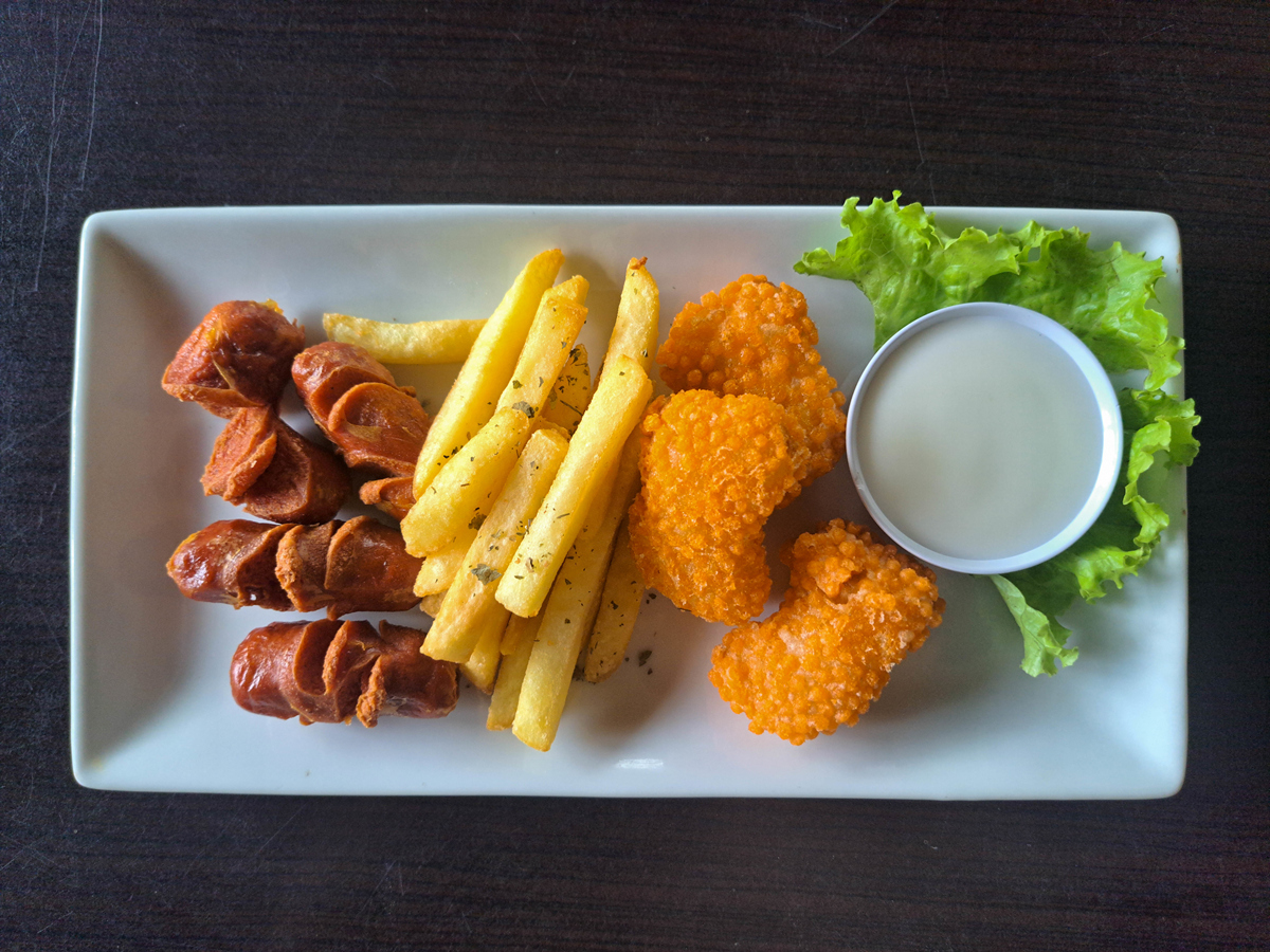 朋友：I just got some pork belly fries lol there was a food truck我该如何回答？