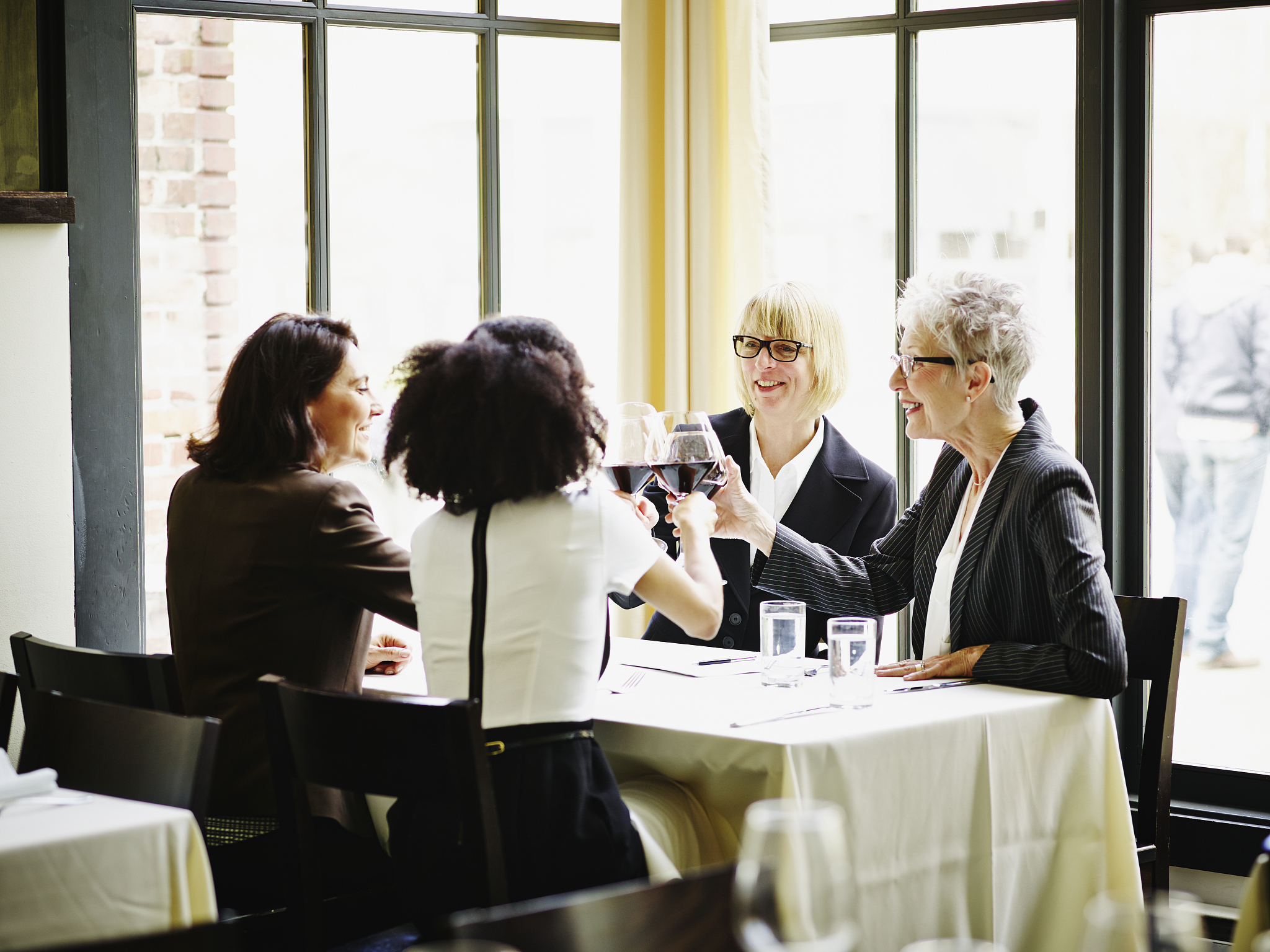 你是社交达人还是倾听者？测试你的聚会性格！