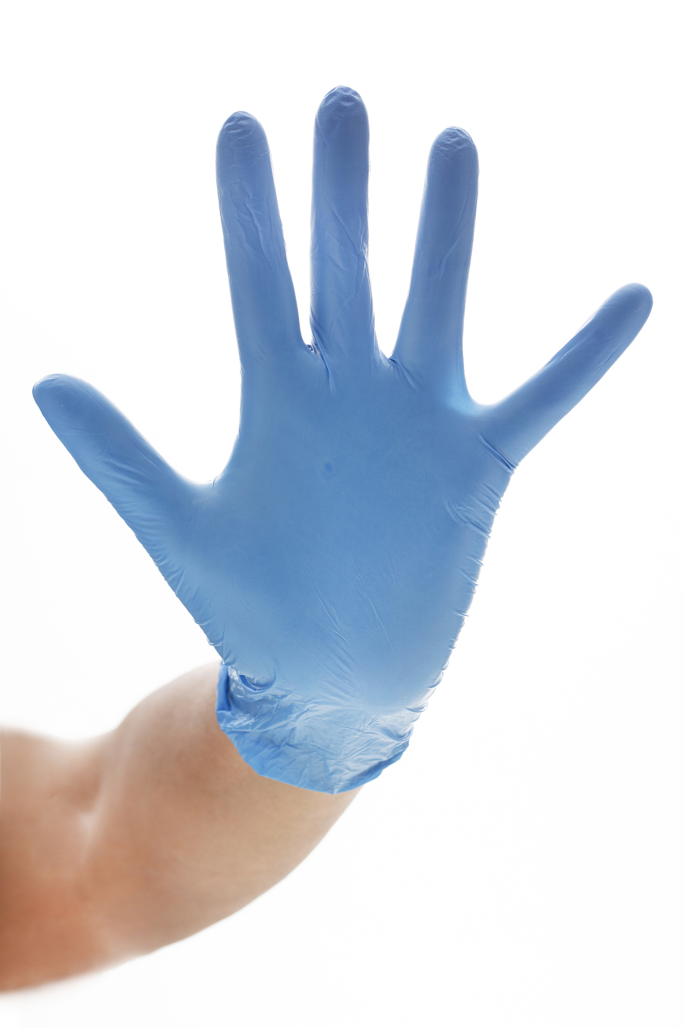 hand in blue glove showing number five with fingers.