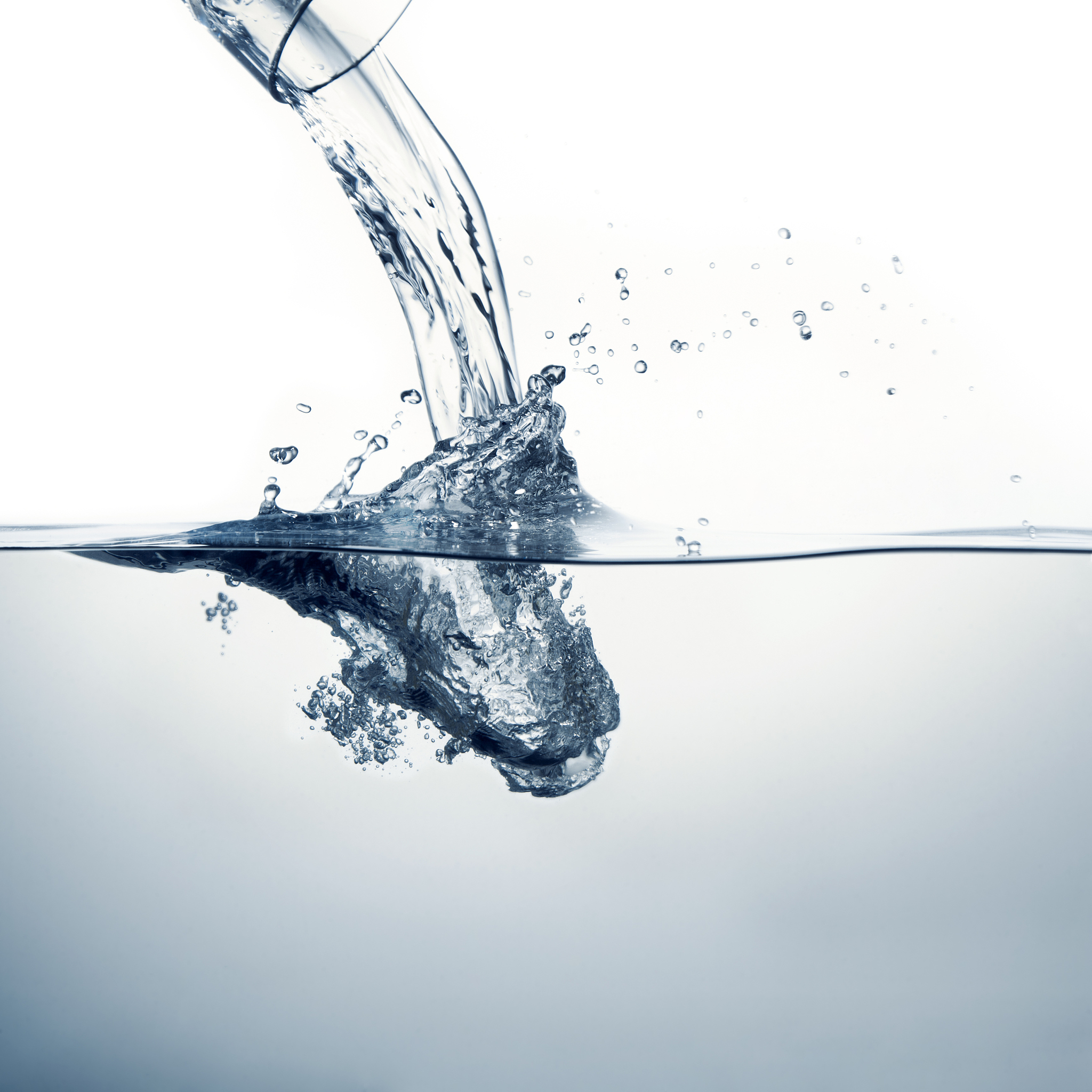 开展活动关于水的内容歌曲《云》水墨画《水墨印染》体育游戏《运水》 写一篇周小结