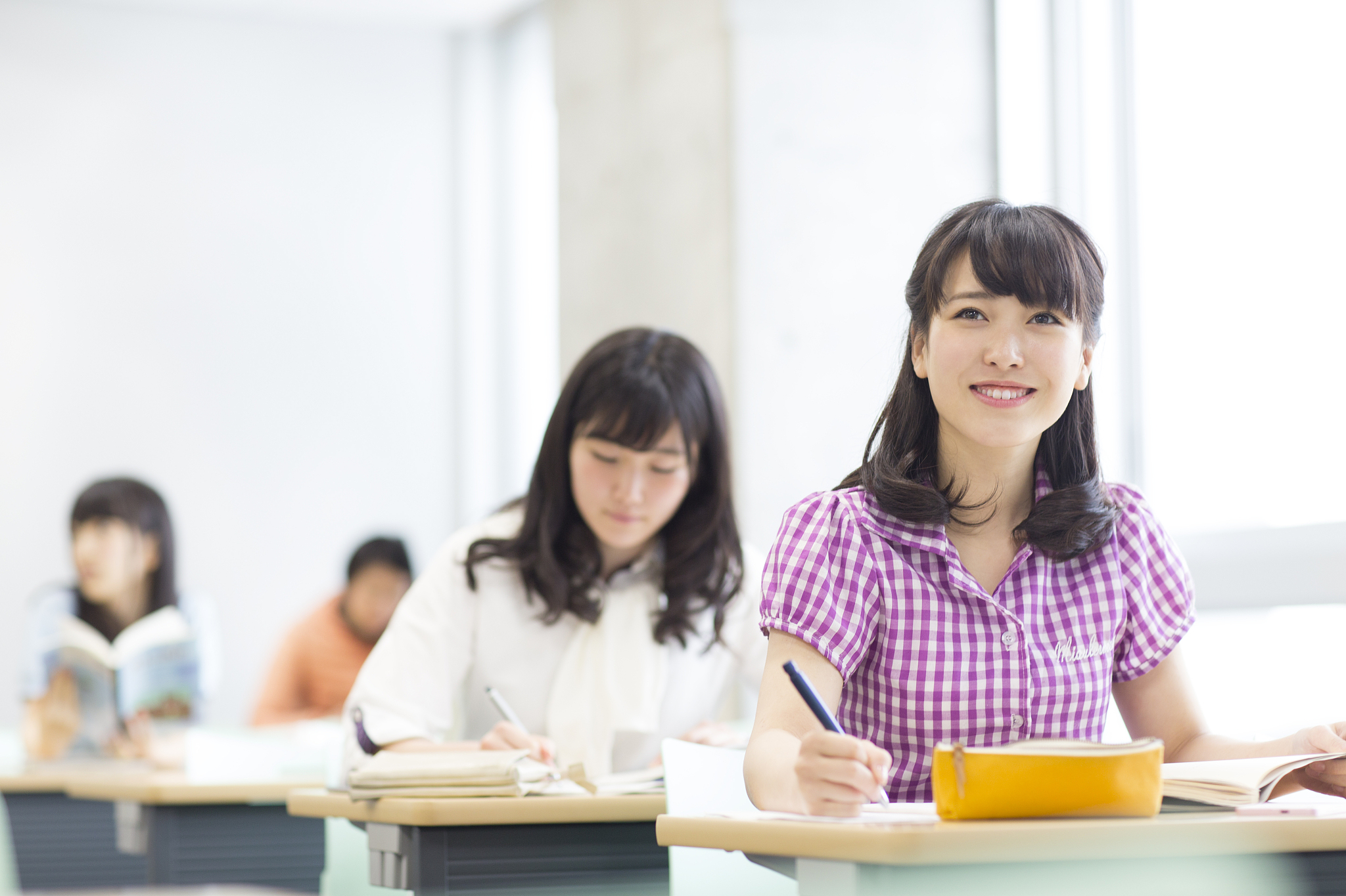 生成一篇大学生的文章