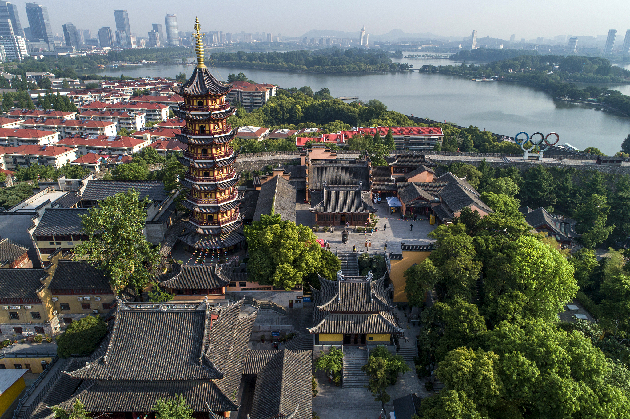 南京 玄武湖畔 鸡鸣寺 航拍