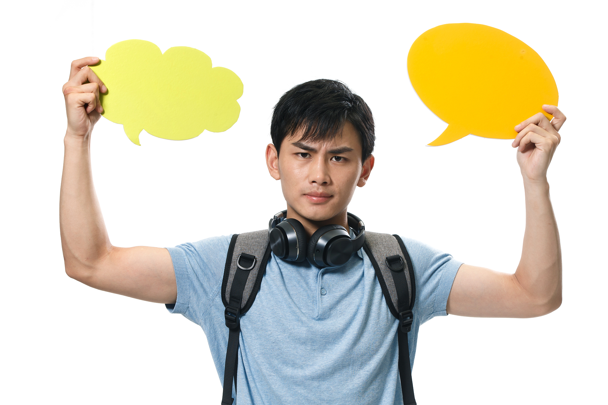 一个年轻的大学男生