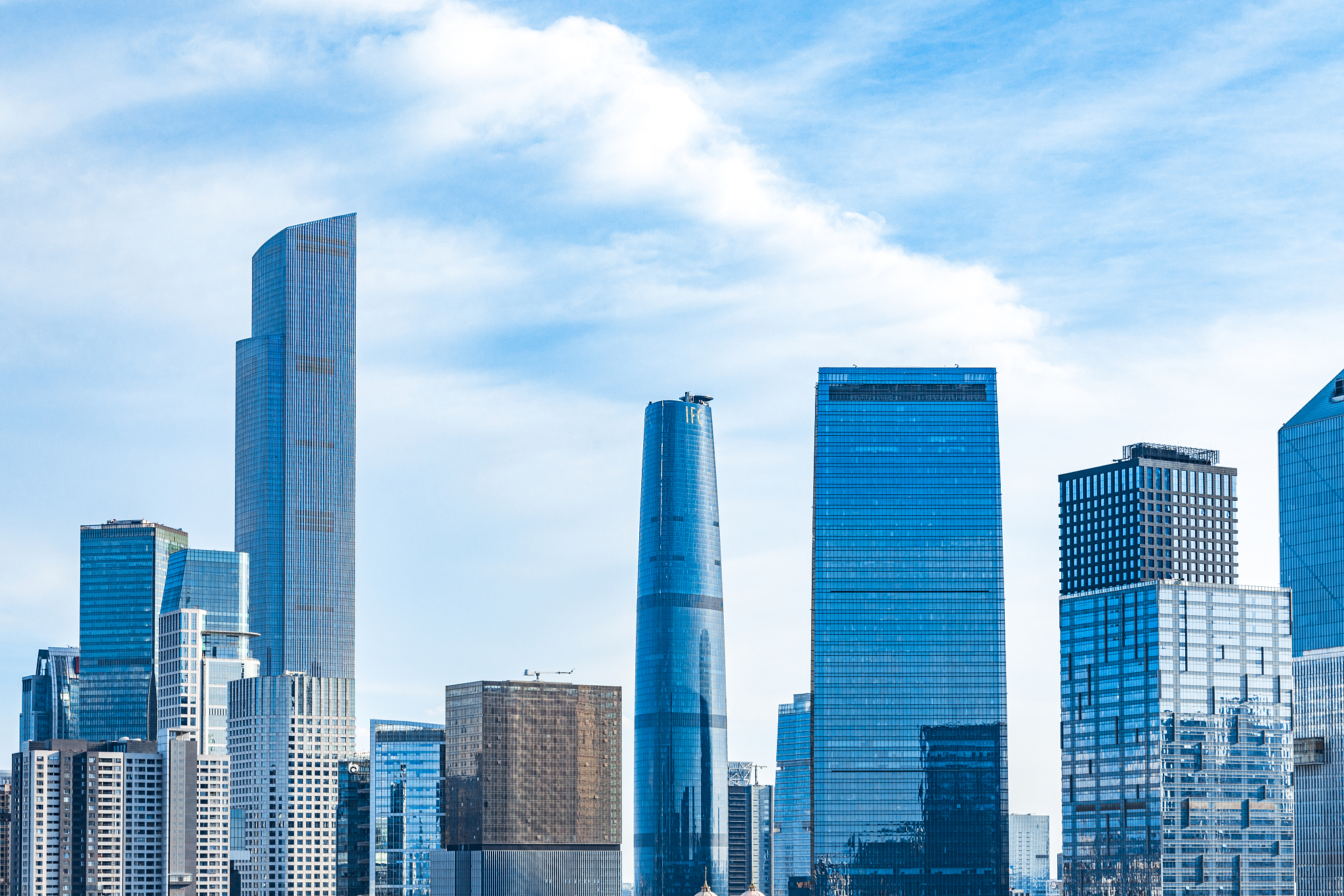 阐述回归分析法在市场定位对超高层建筑项目绩效的影响研究 中的应用500字
